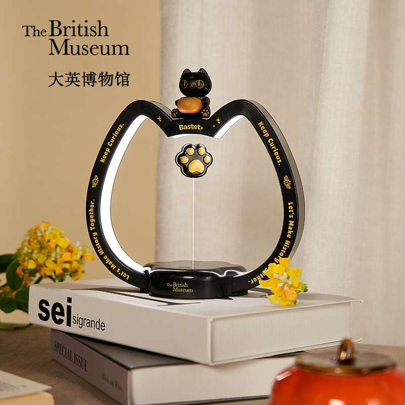 大英博物館｜安德森貓和她的朋友們系列｜巴斯特萌貓柿柿如意磁吸懸浮感應小夜燈