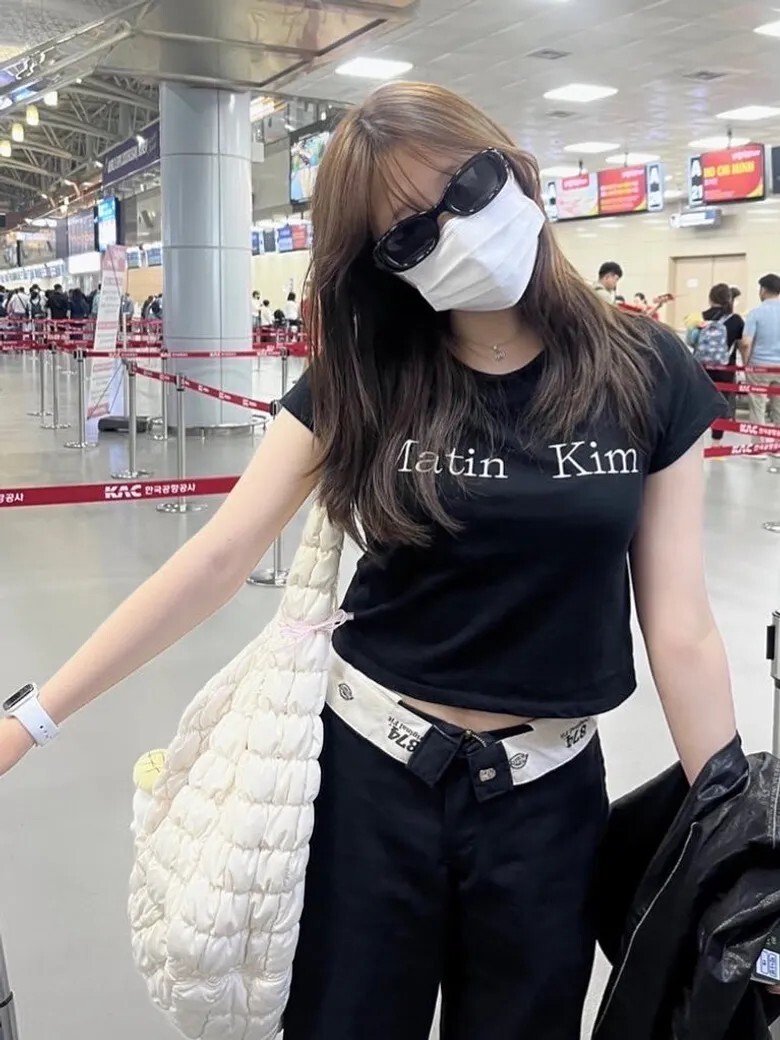 【預購】韓國 Matin Kim LOGO CROP TOP 經典LOGO短版上衣