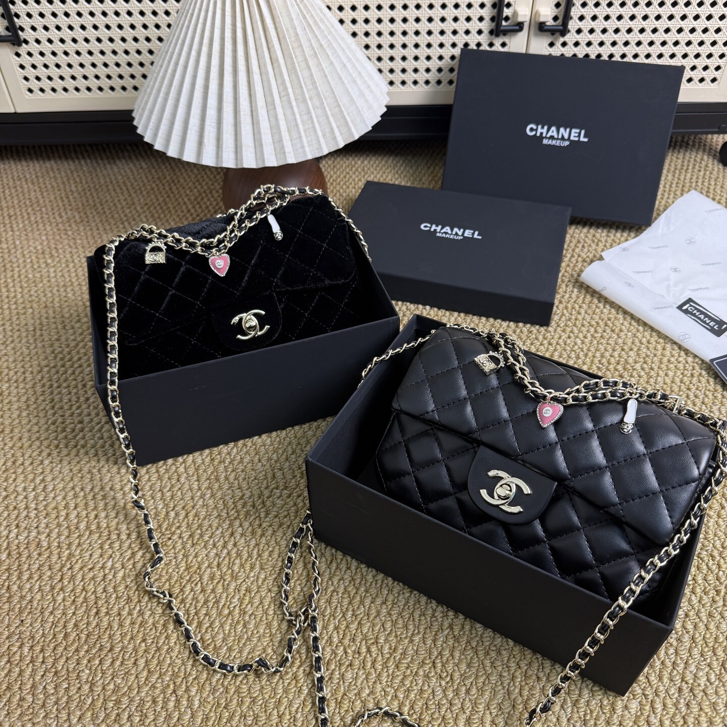 CHANEL 海外 VIP 限定禮贈 琺瑯心心小手袋