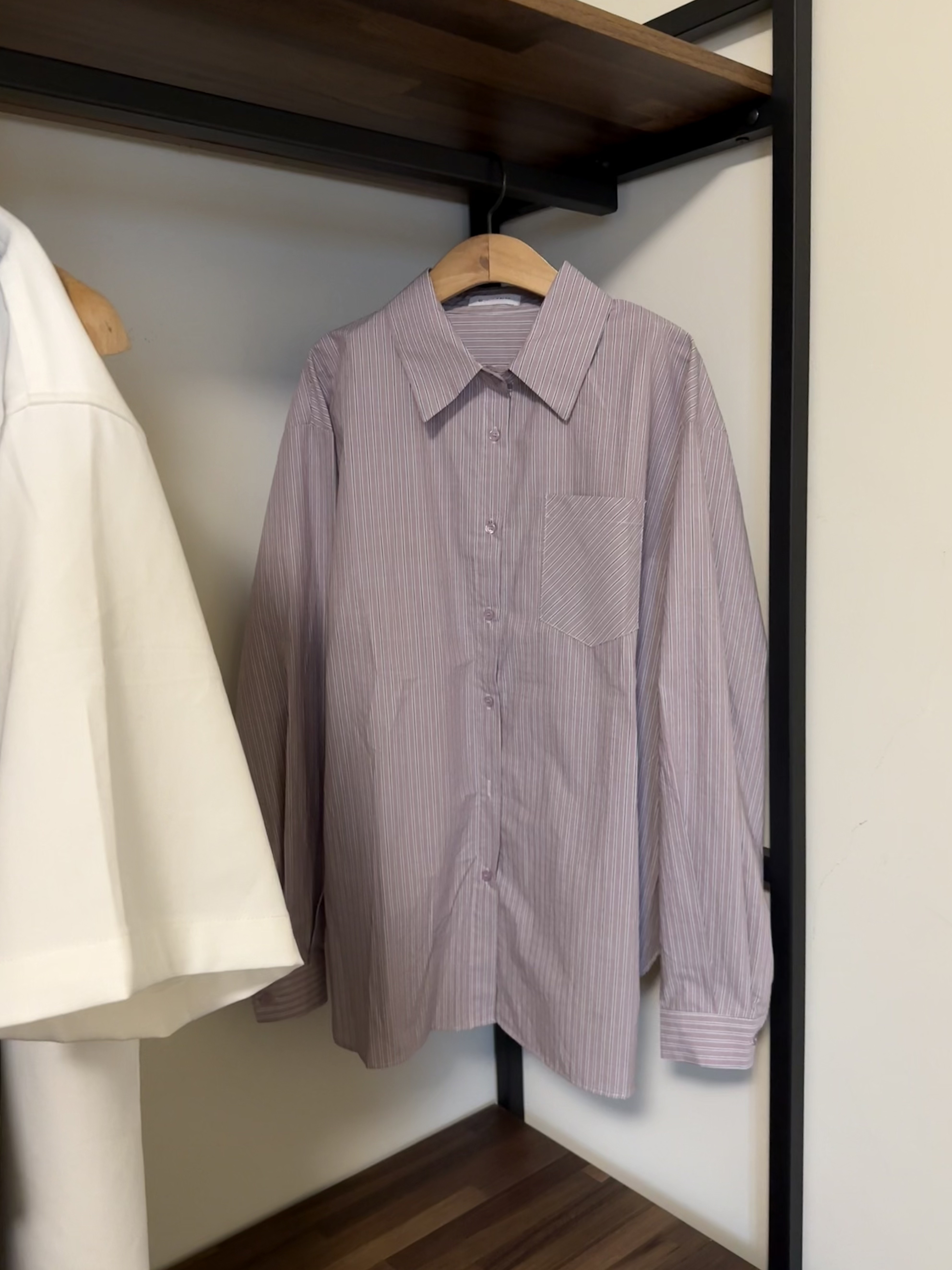 慵懶寬鬆直條紋上衣 (淺粉)