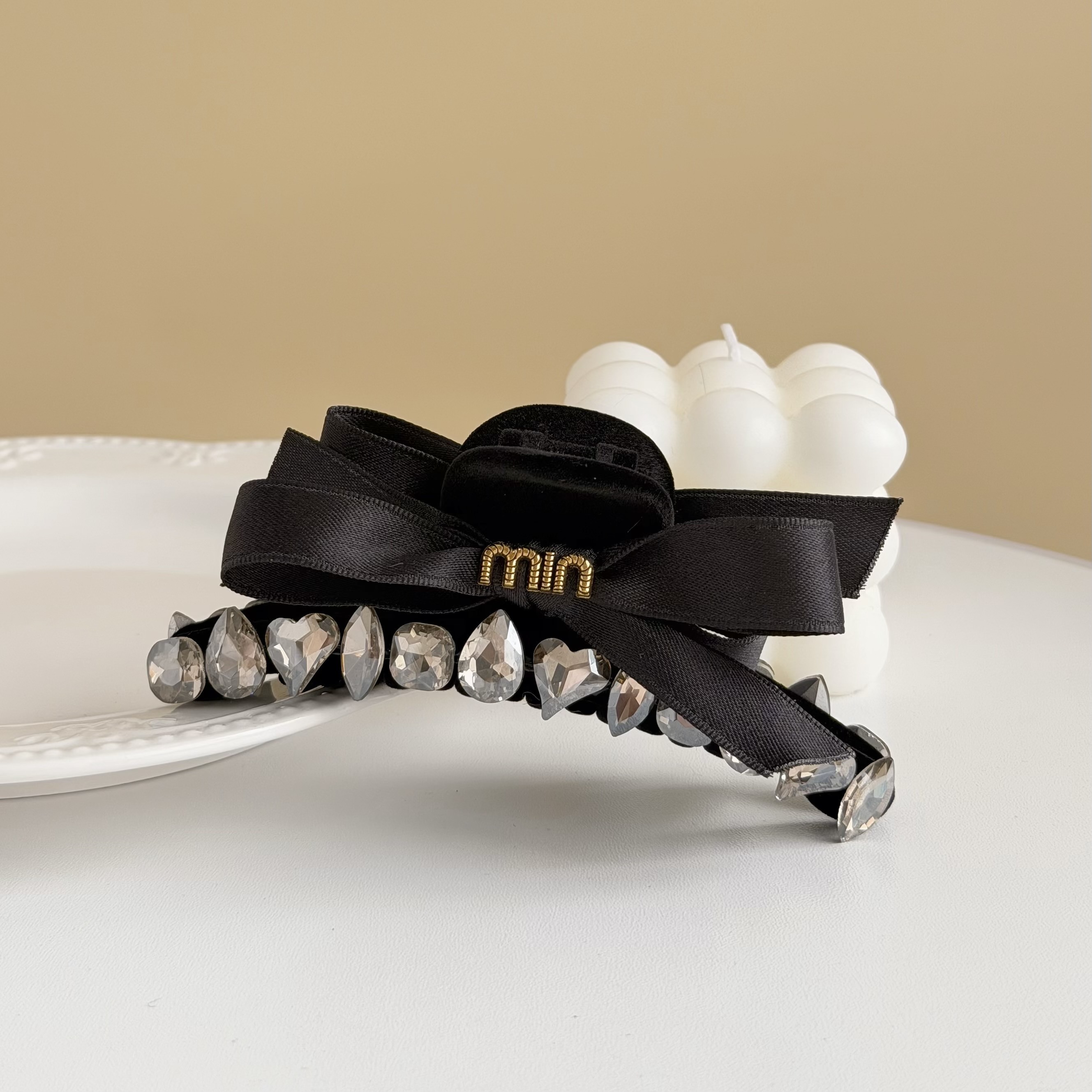 L151字母蝴蝶結水鑽鯊魚夾