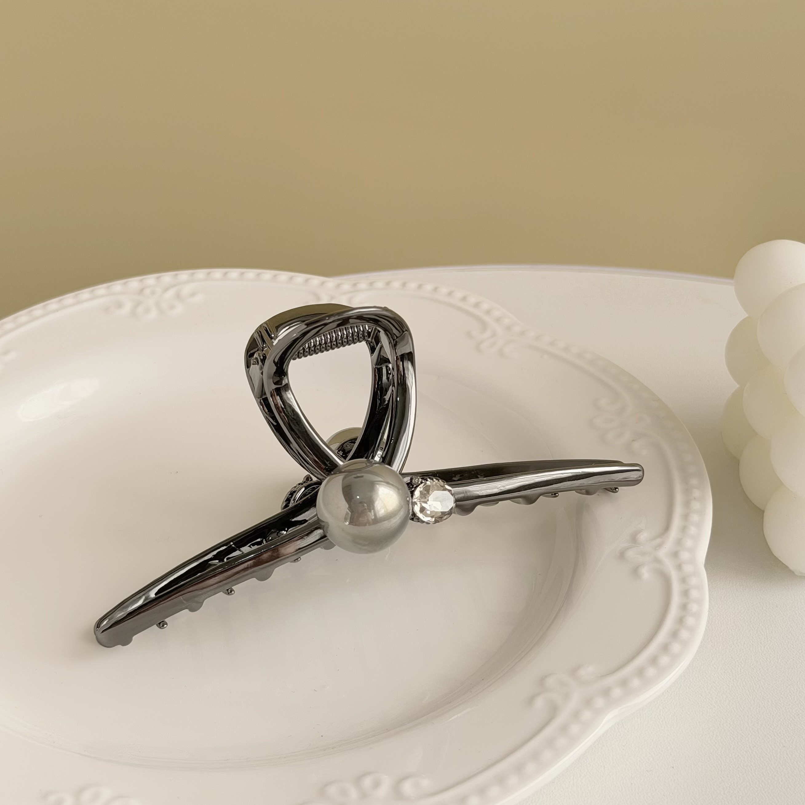 L152灰珍珠水鑽鯊魚夾