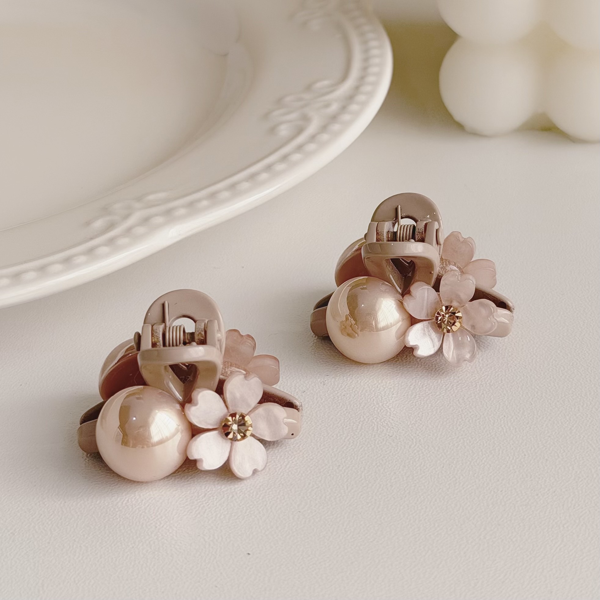 W113珍珠小花小抓夾【單支】