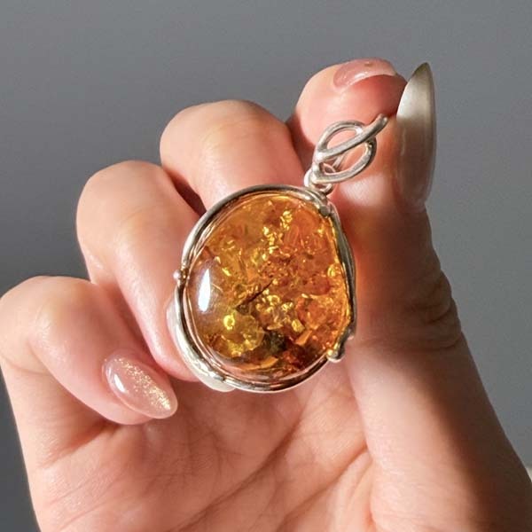 花珀吊墜