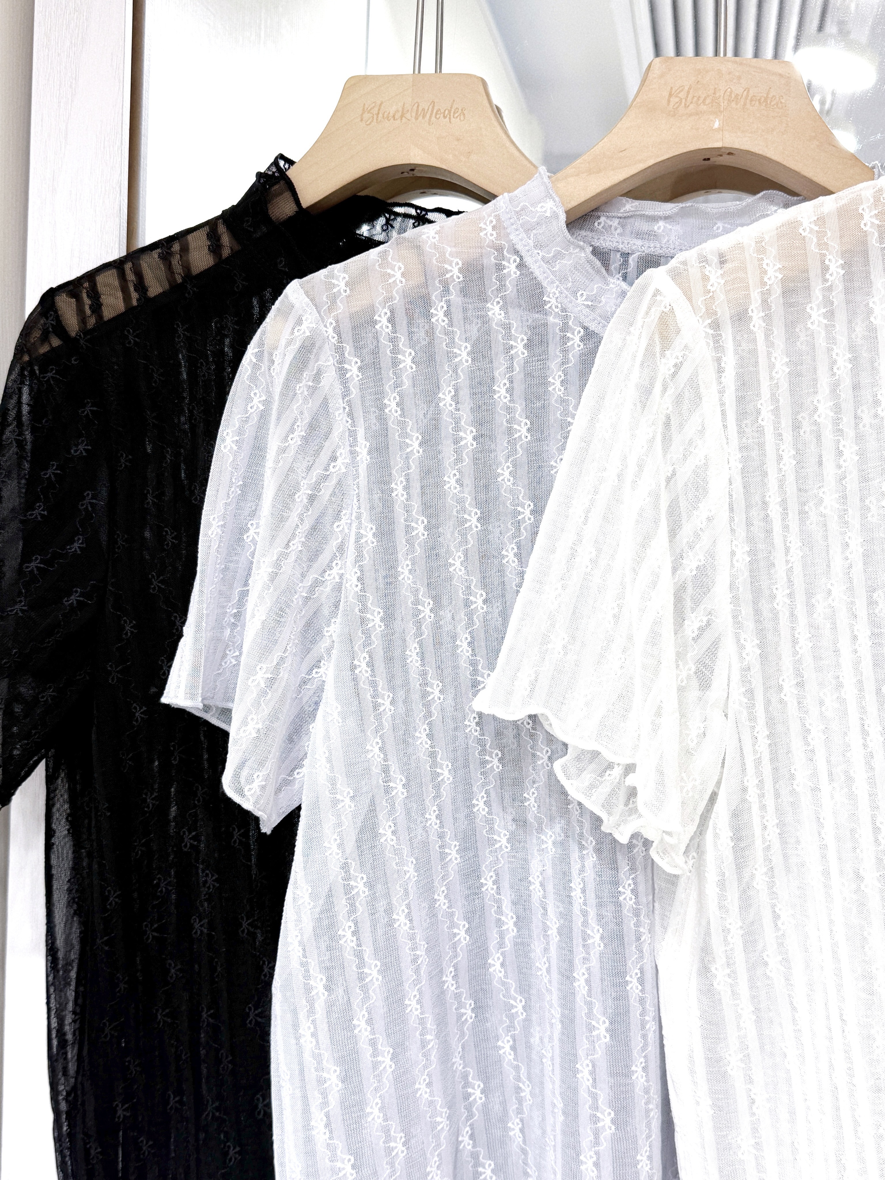 EA1237｜滿滿小蝴蝶結౨ৎ ˖ 木耳邊透視內搭上衣