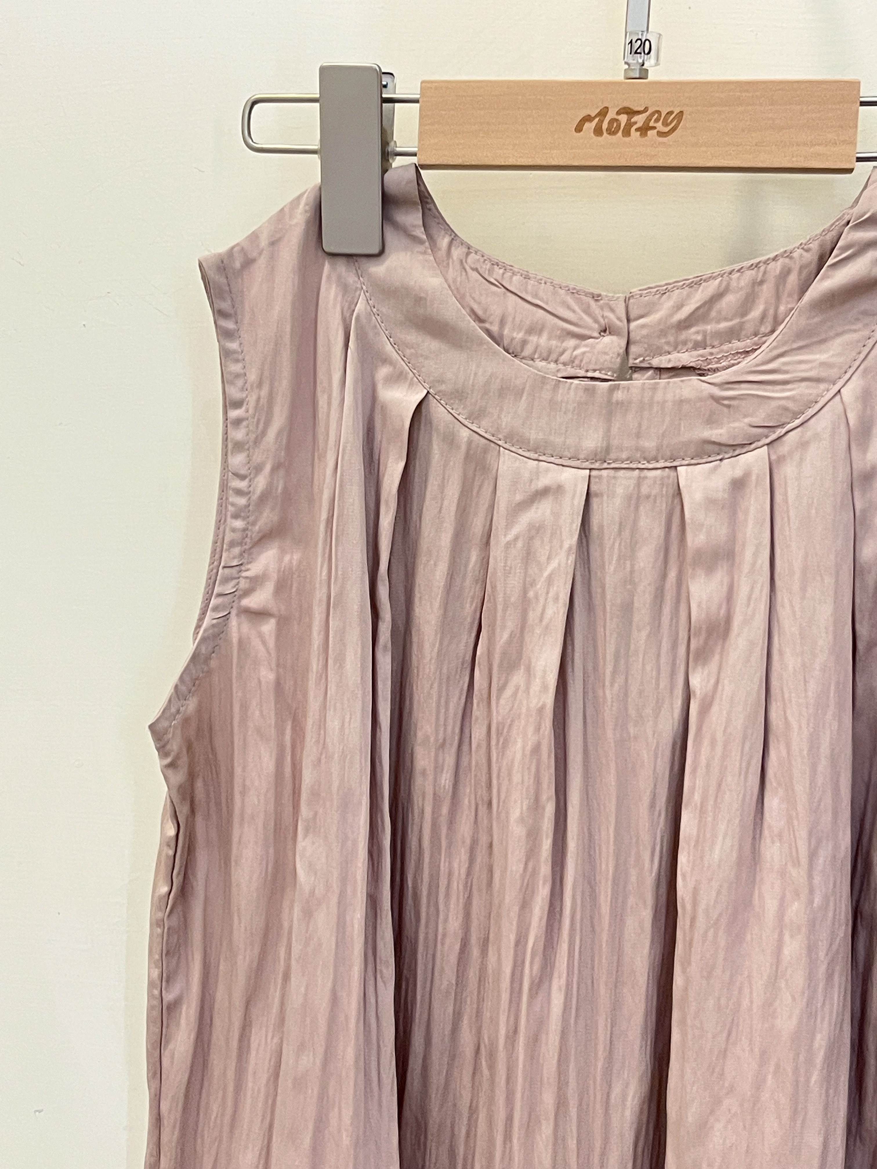 玫瑰粉百褶套裝