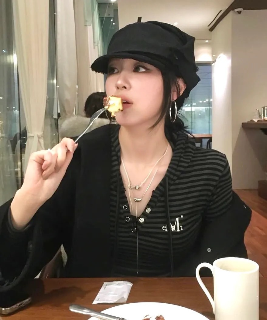 MUCENT 條紋連帽上衣 條紋衣 合身上衣