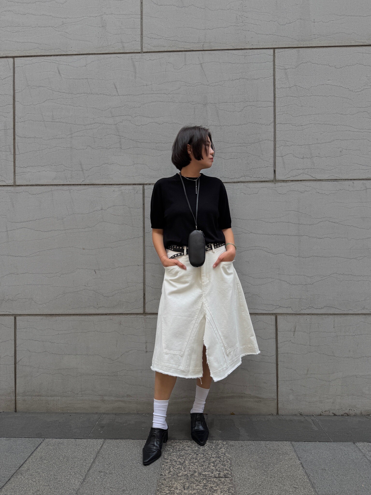 Cutting a-line denim skirt