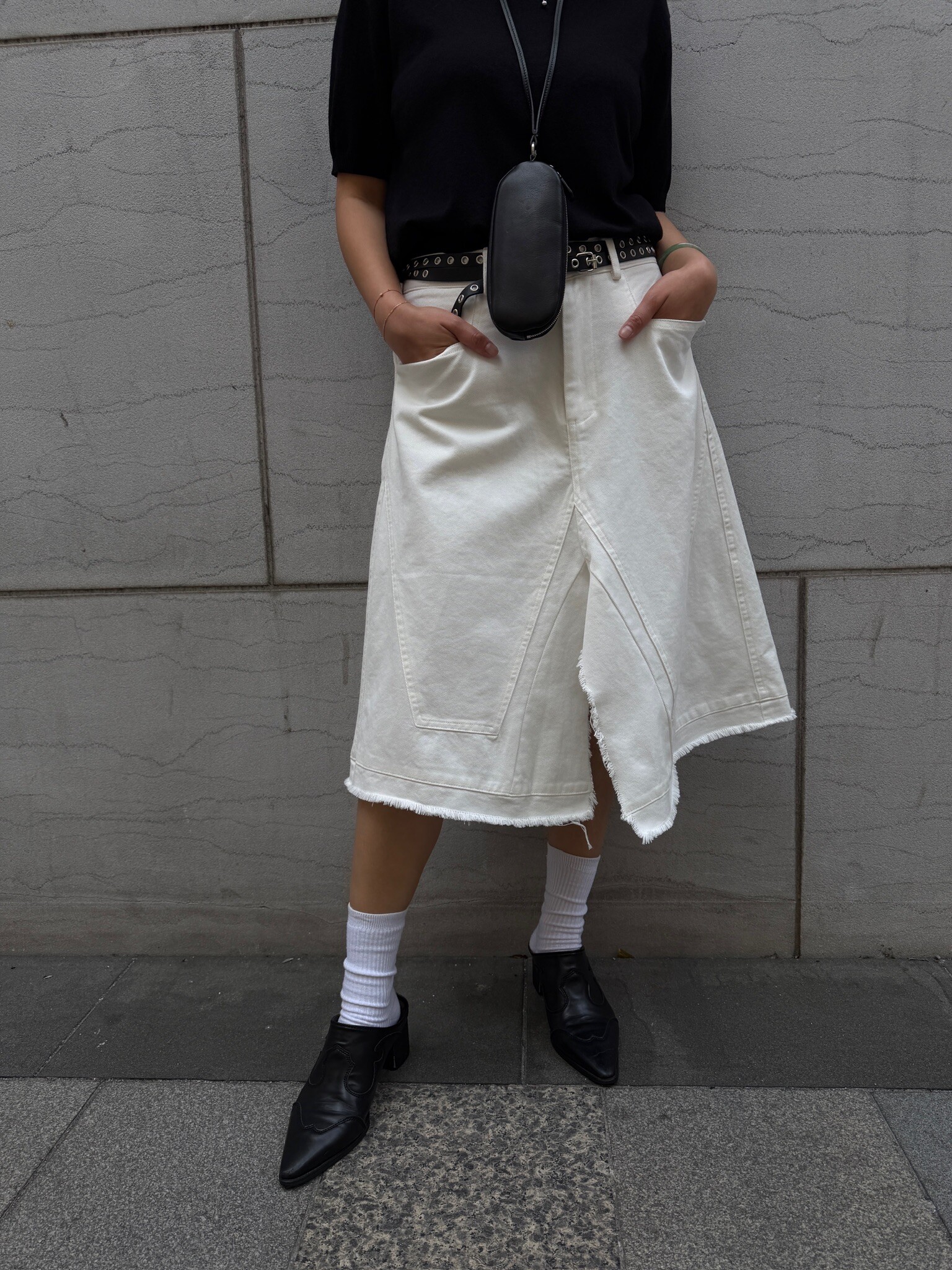 Cutting a-line denim skirt