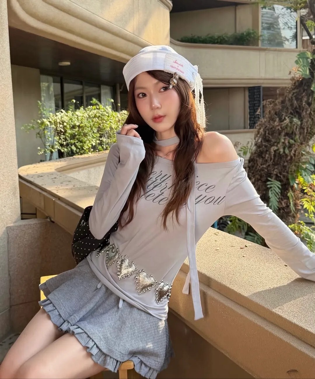 【預購】韓國代購 LETERIE 露肩繫帶長袖上衣 套組 Karina同款 LETTERING OFF-SHOULDER TIE LONG SLEEVE