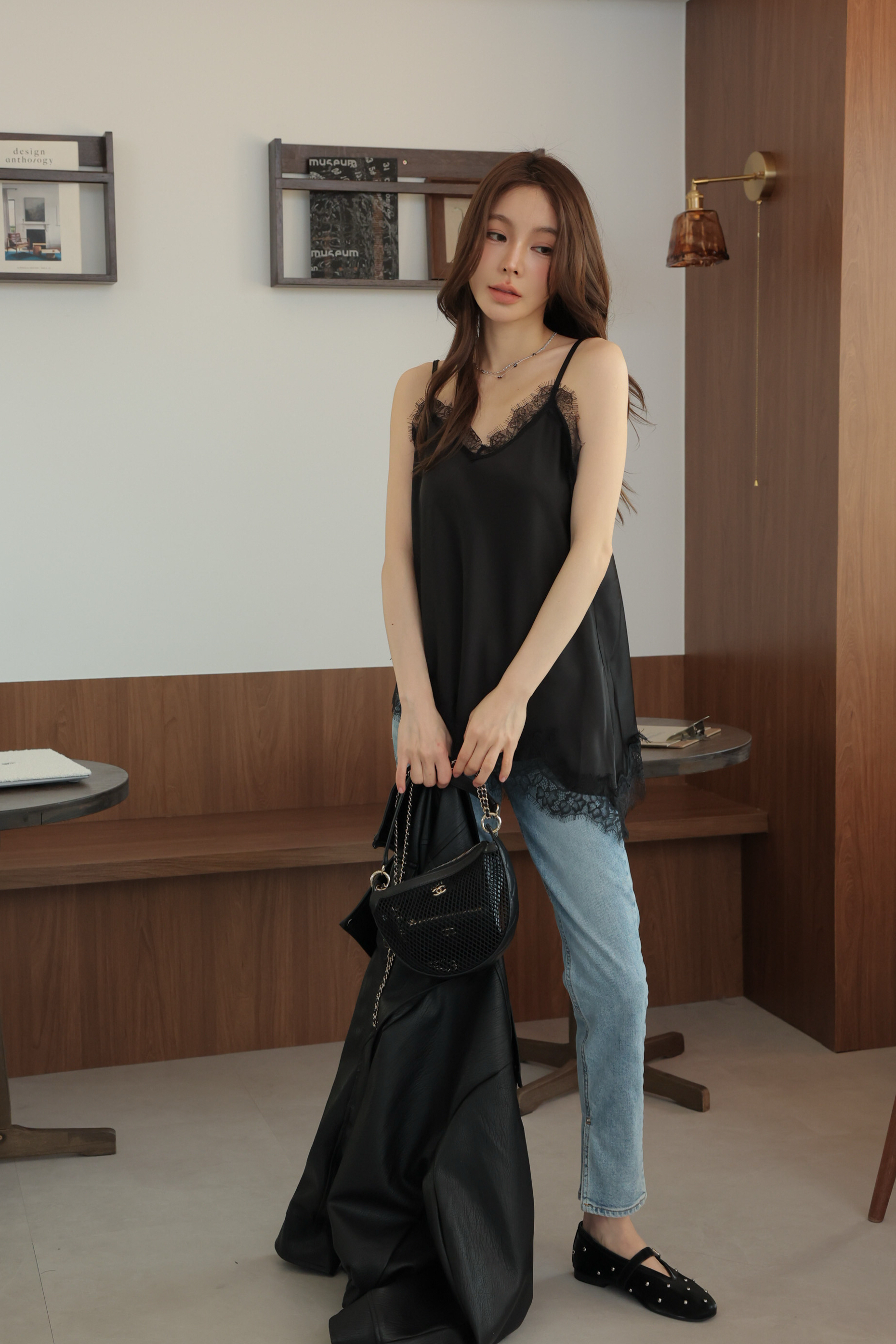 超美的斜切口蕾絲背心 HA65 #Winnie清單