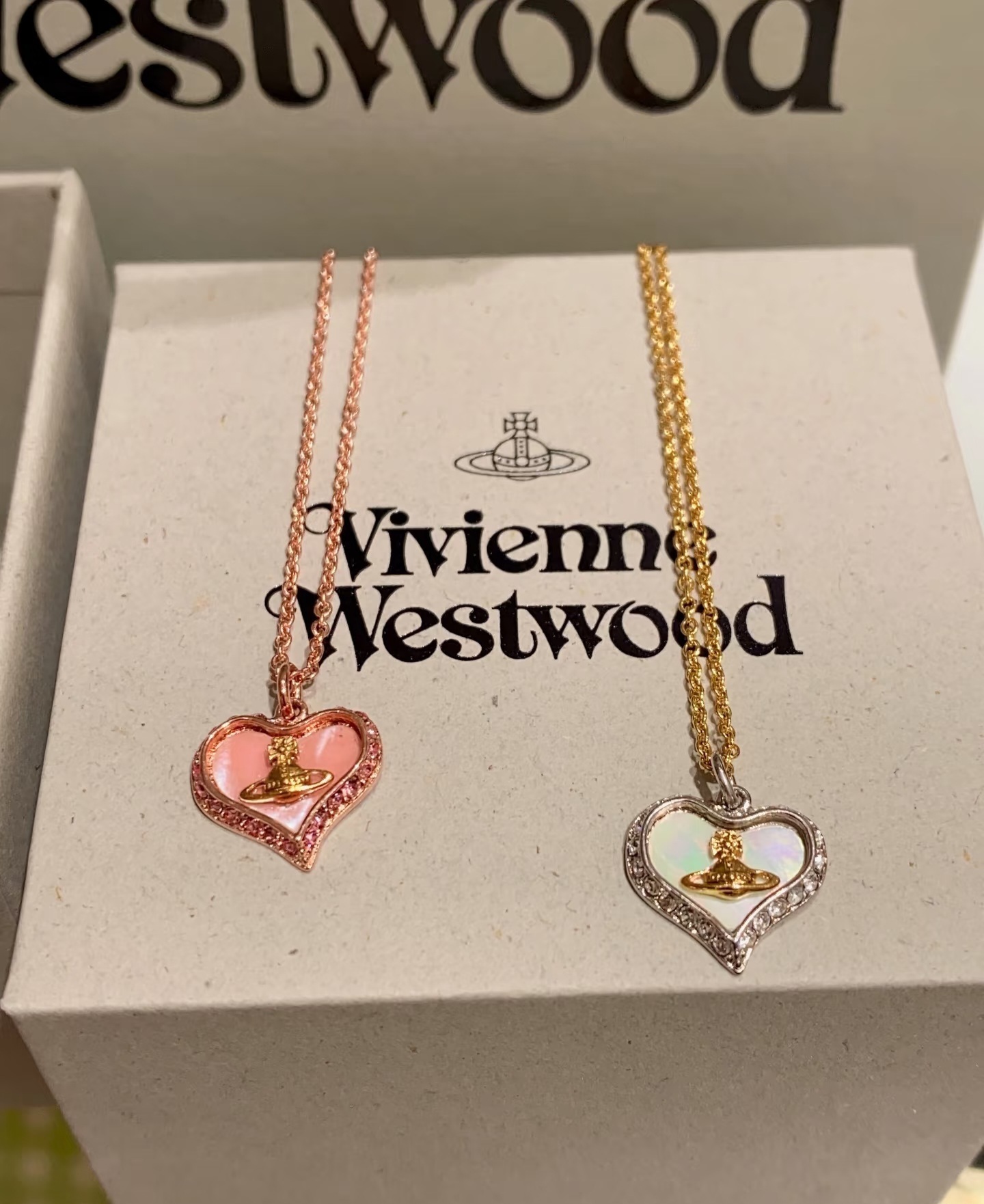 Vivienne Westwood 女款 貝母頸鏈