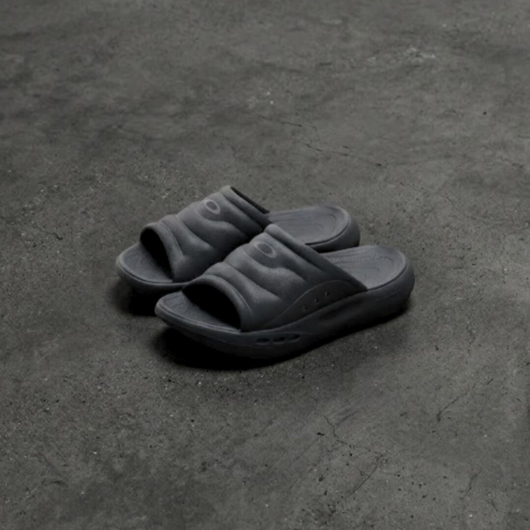 "代購" OAKLEY STUDIO SLIDE 日本發售 黑灰色 米色