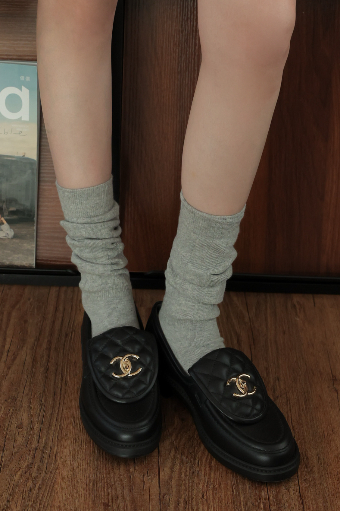 請包色直條坑紋堆堆襪 HA74