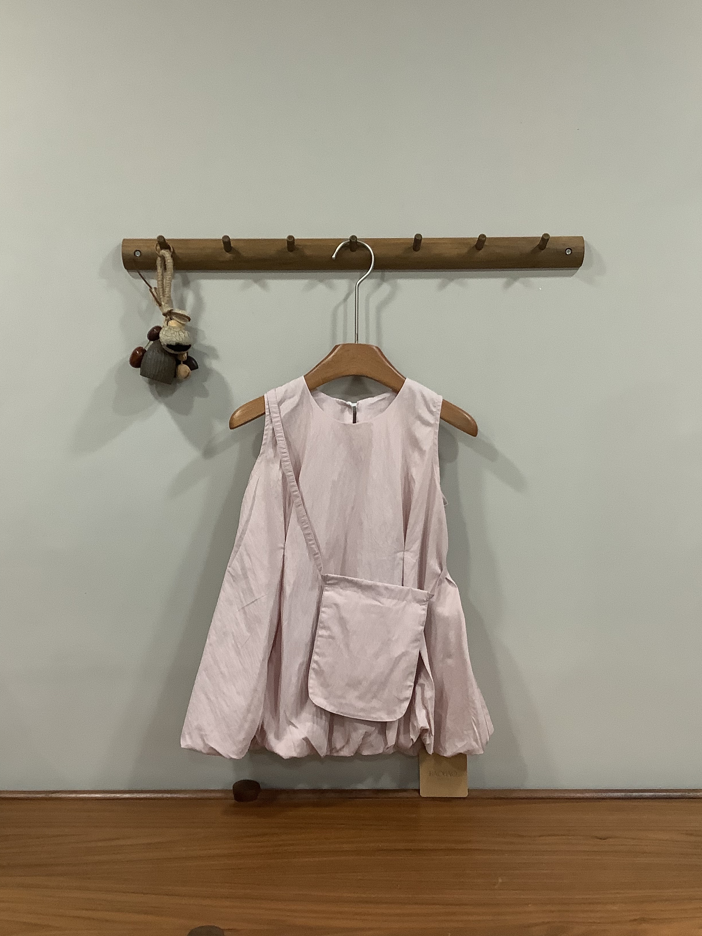 A04412花苞背心裙(附包包）