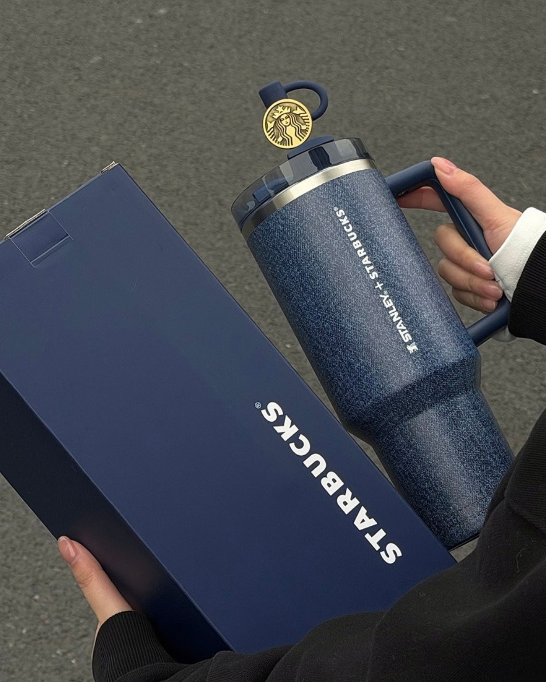 "代購" STARBUCKS 星巴克 x STANLEY 單寧星咖系列 不鏽鋼提手吸管杯 大容量 隨行杯 吸管杯 牛仔藍