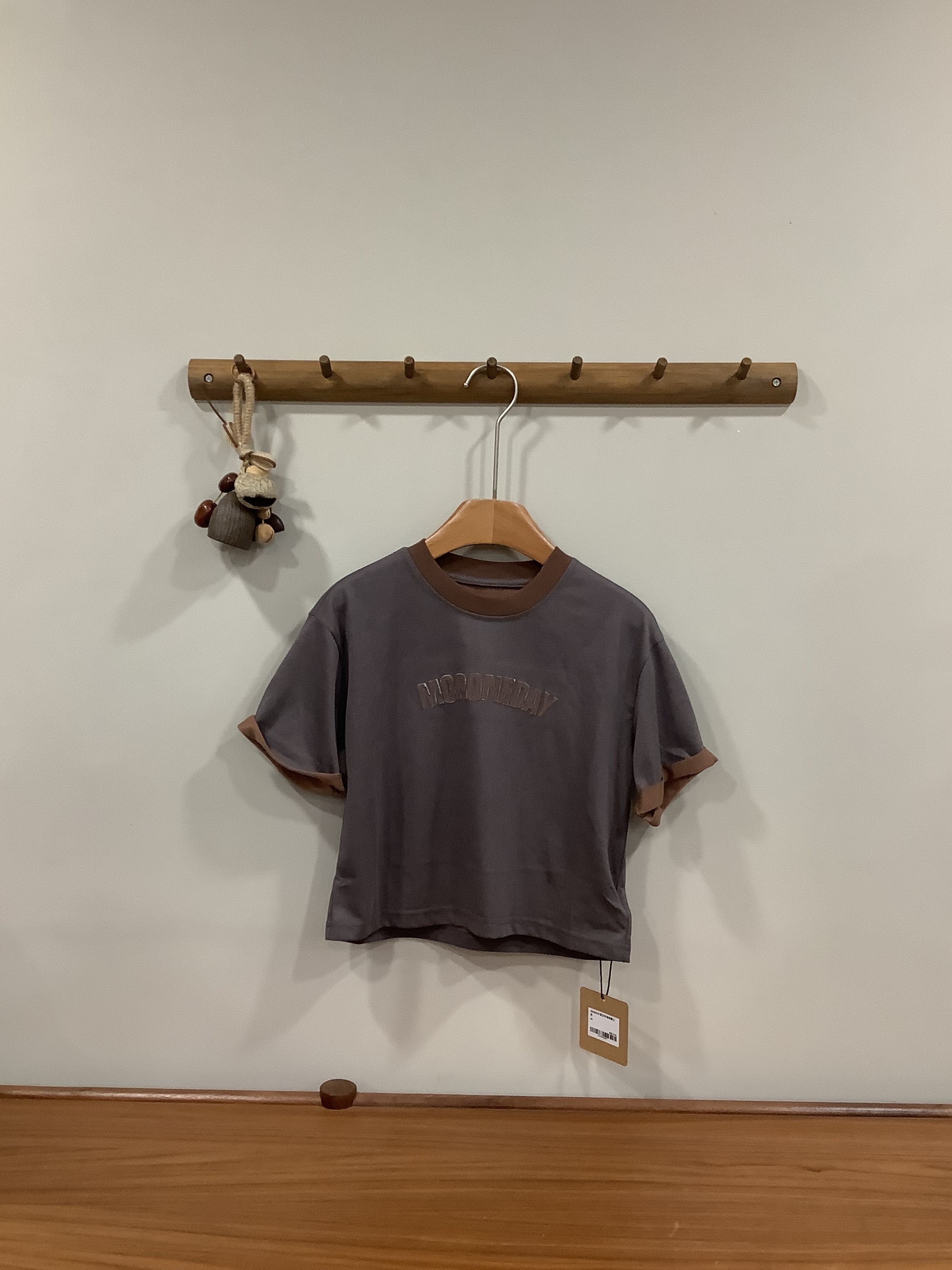 A04424英文字母休閒上衣