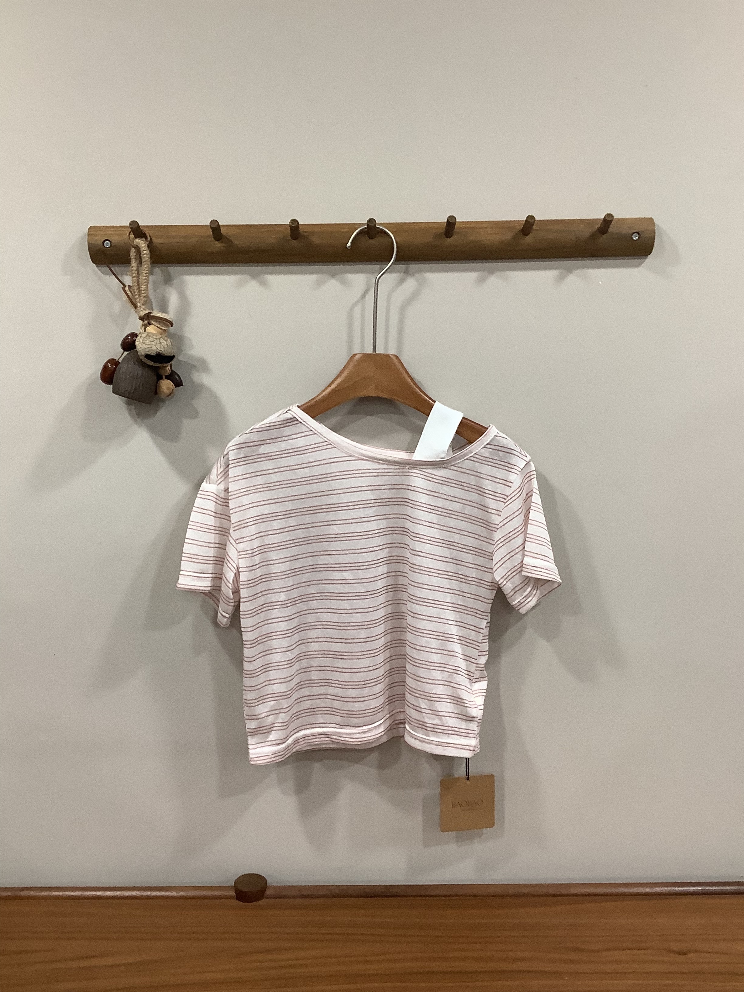 A04423小露肩超親膚材質上衣