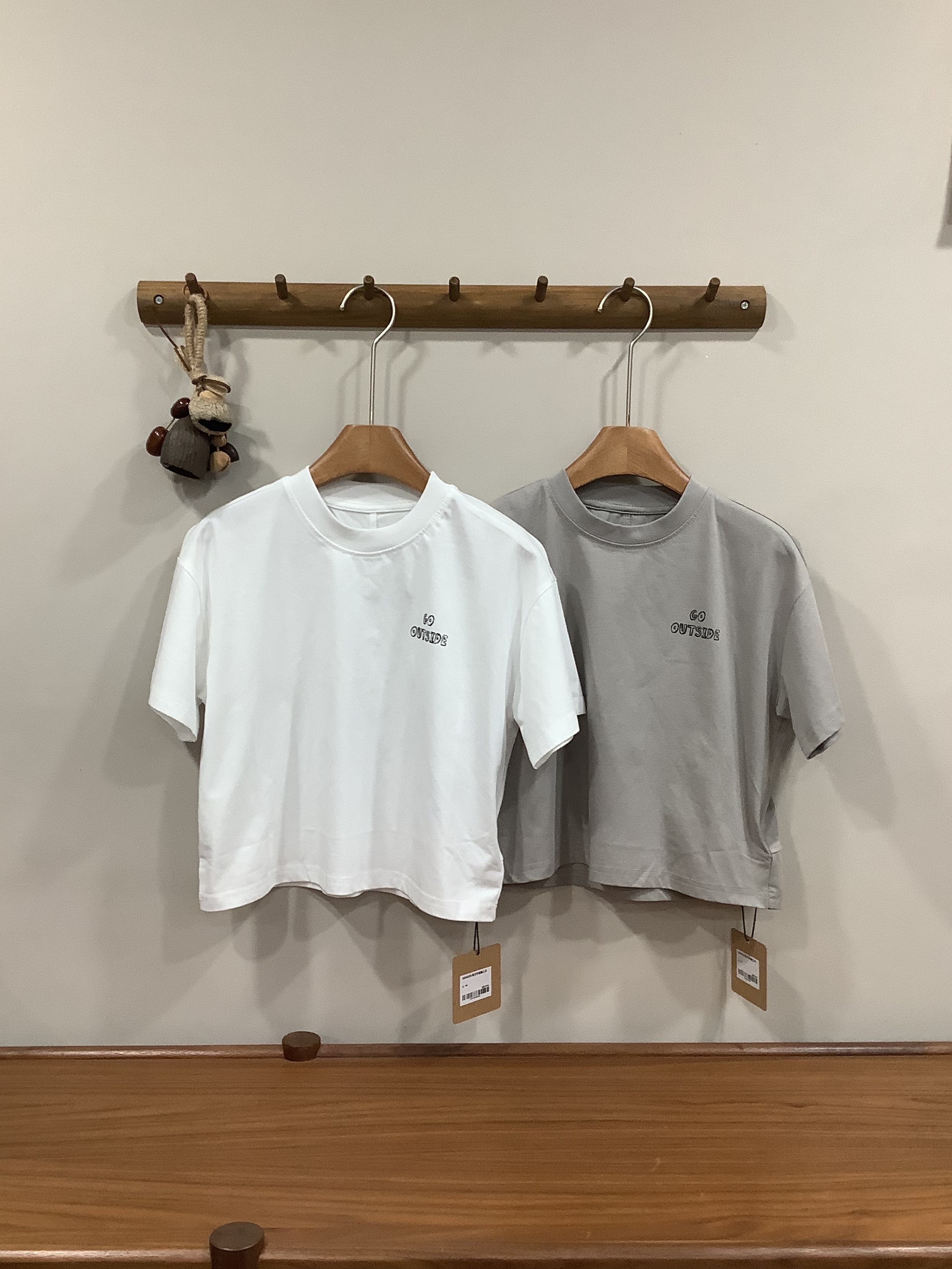 A04426英文字短袖上衣