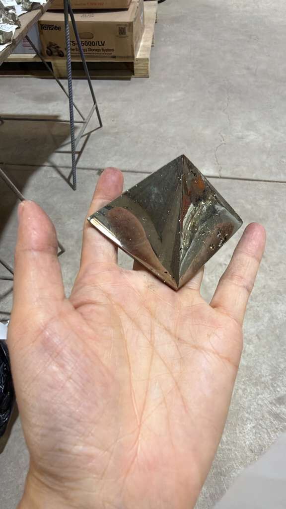 WU468 黃鐵礦 A468 200-300g (隨機款)