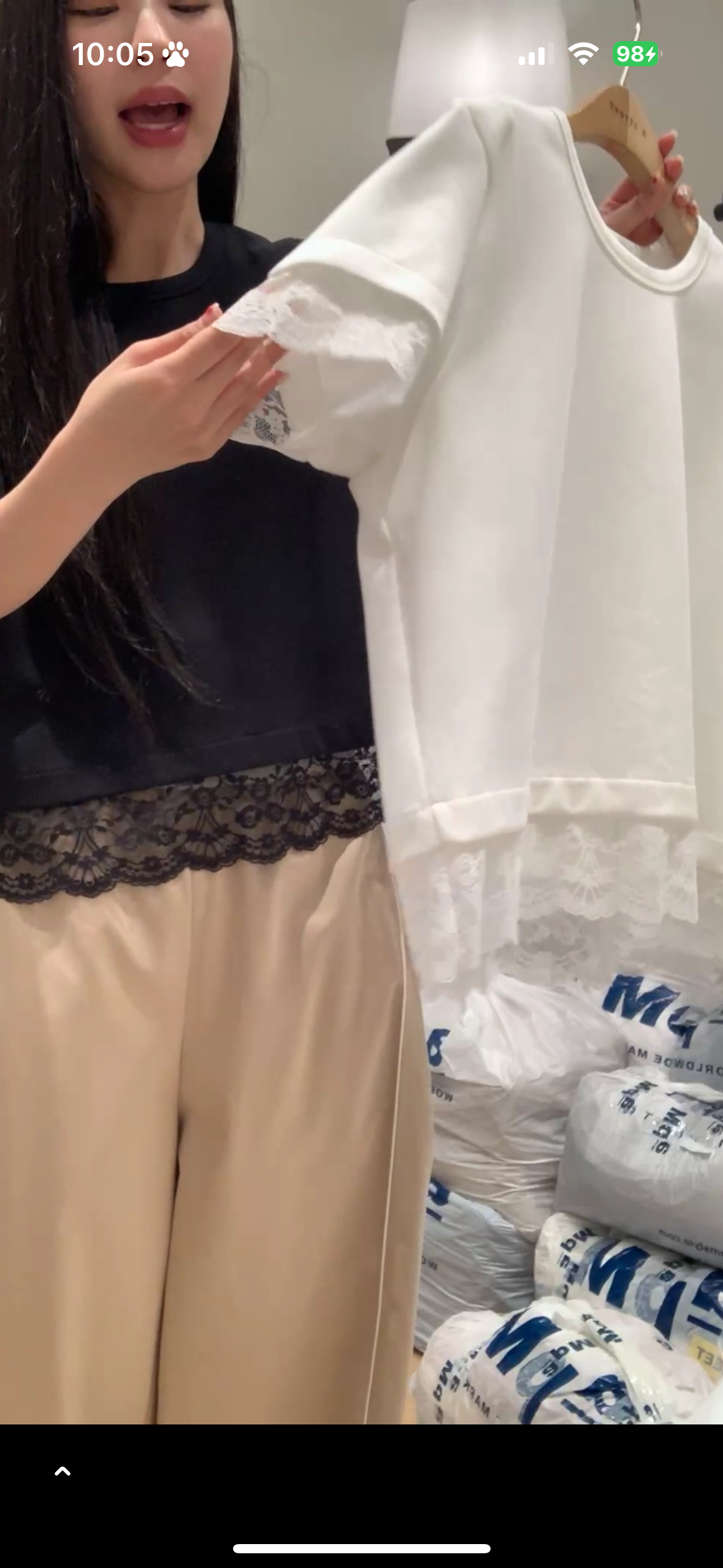 蕾絲邊短袖上衣