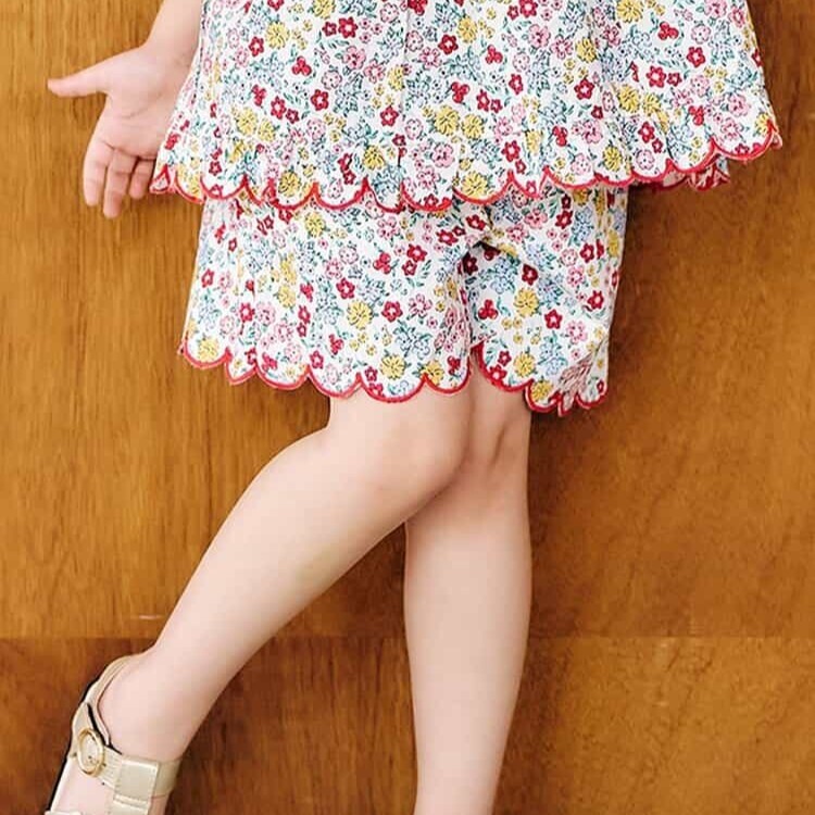 日本 90-140 花瓣剪裁短褲 3色