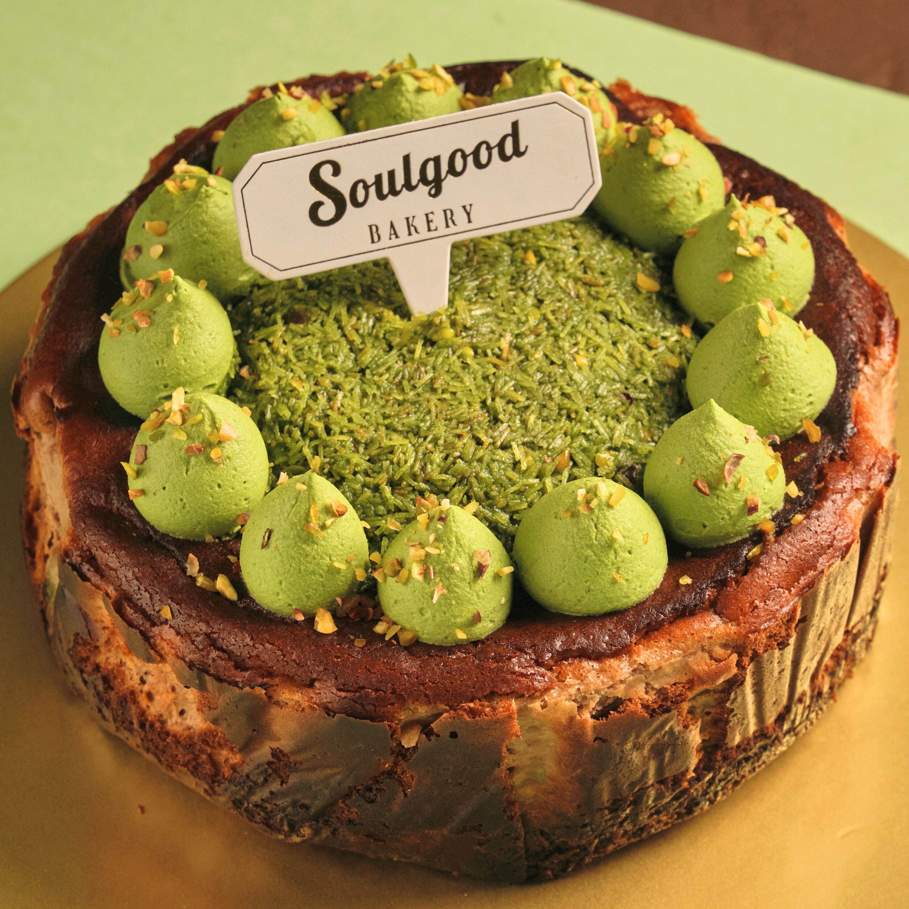 杜拜開心果朱古力 巴斯克芝士蛋糕