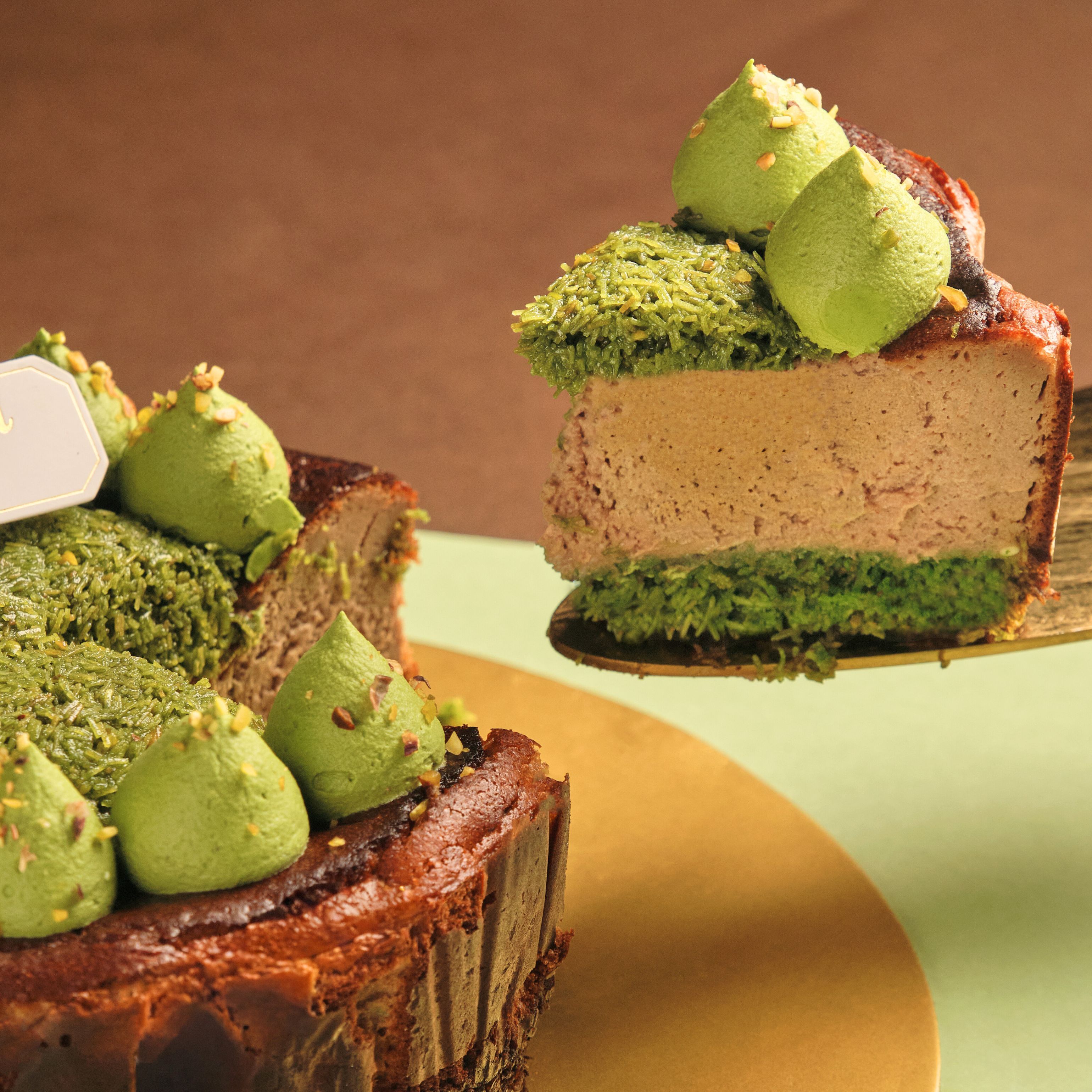 杜拜開心果朱古力 巴斯克芝士蛋糕