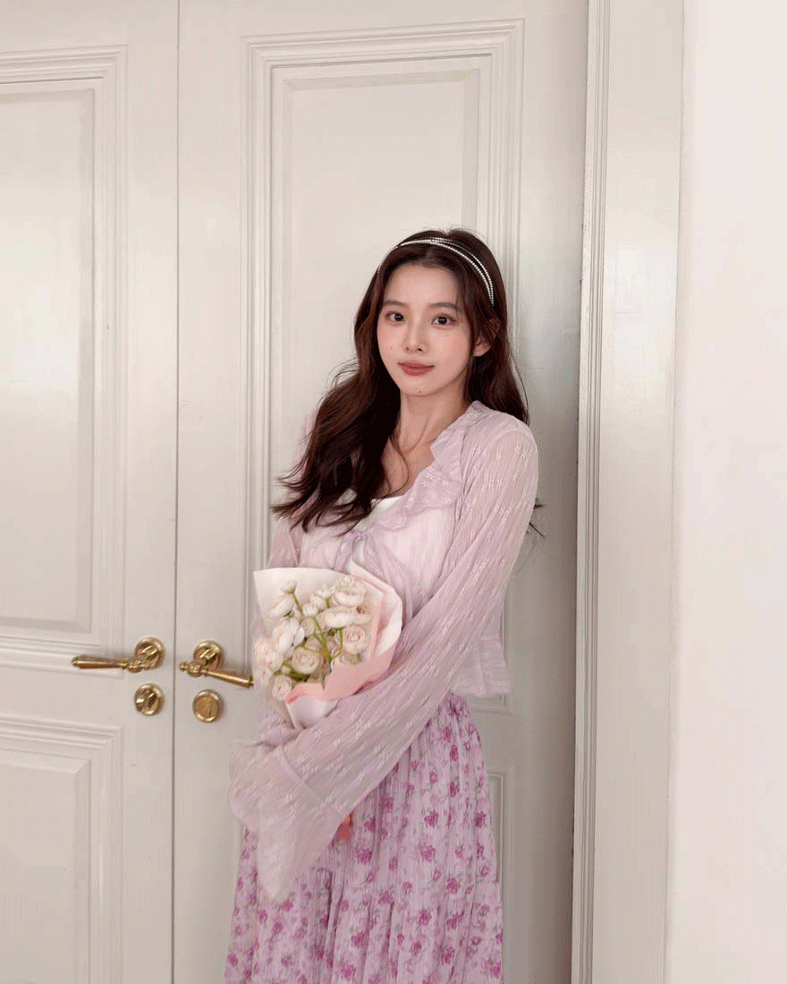 LINA LINA溫柔優美刺繡花朵荷葉滾邊綁結罩衫-浪漫紫