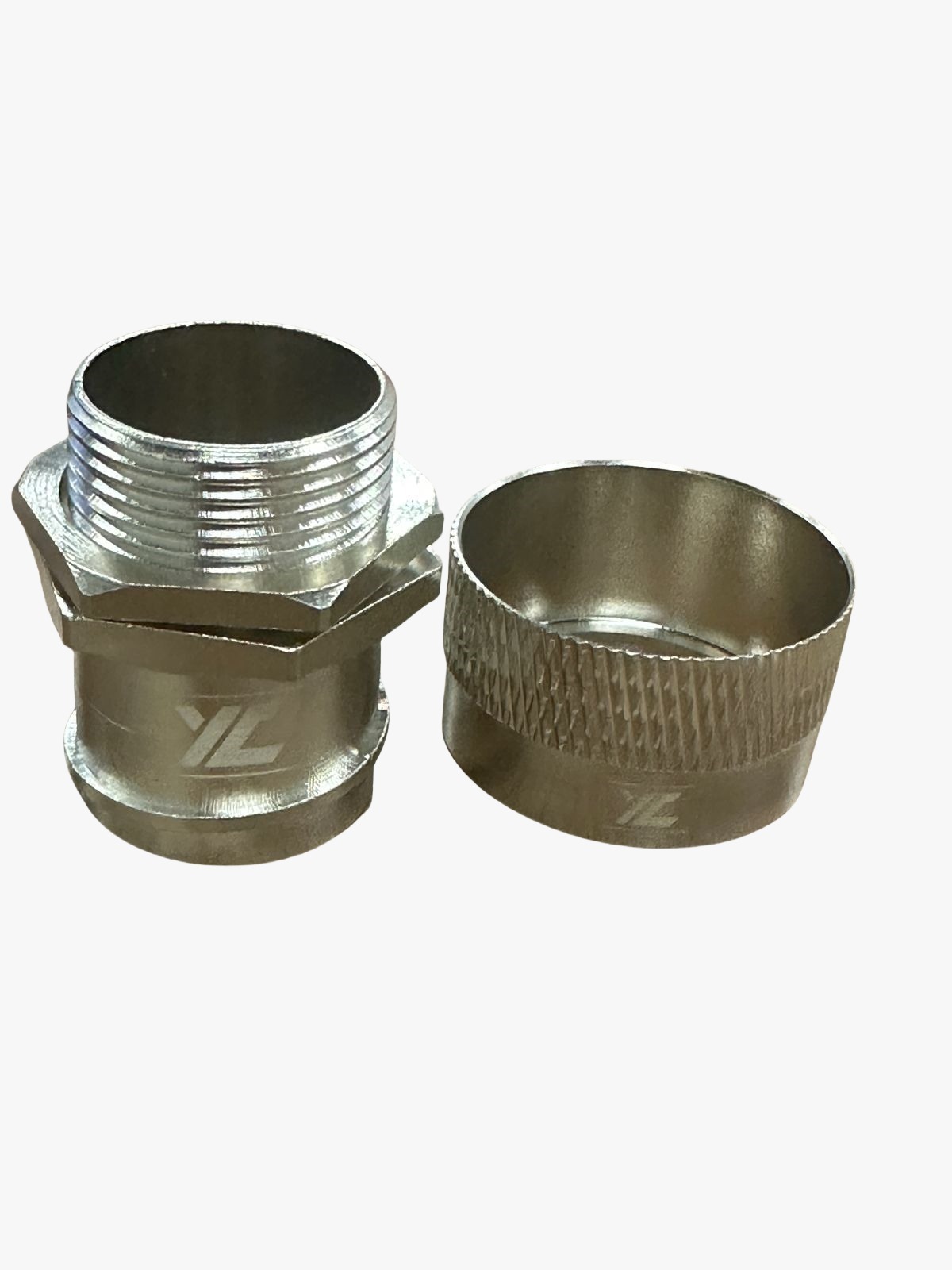 YC031 英式軟喉電鍍銅索咀連包臣 (外牙)