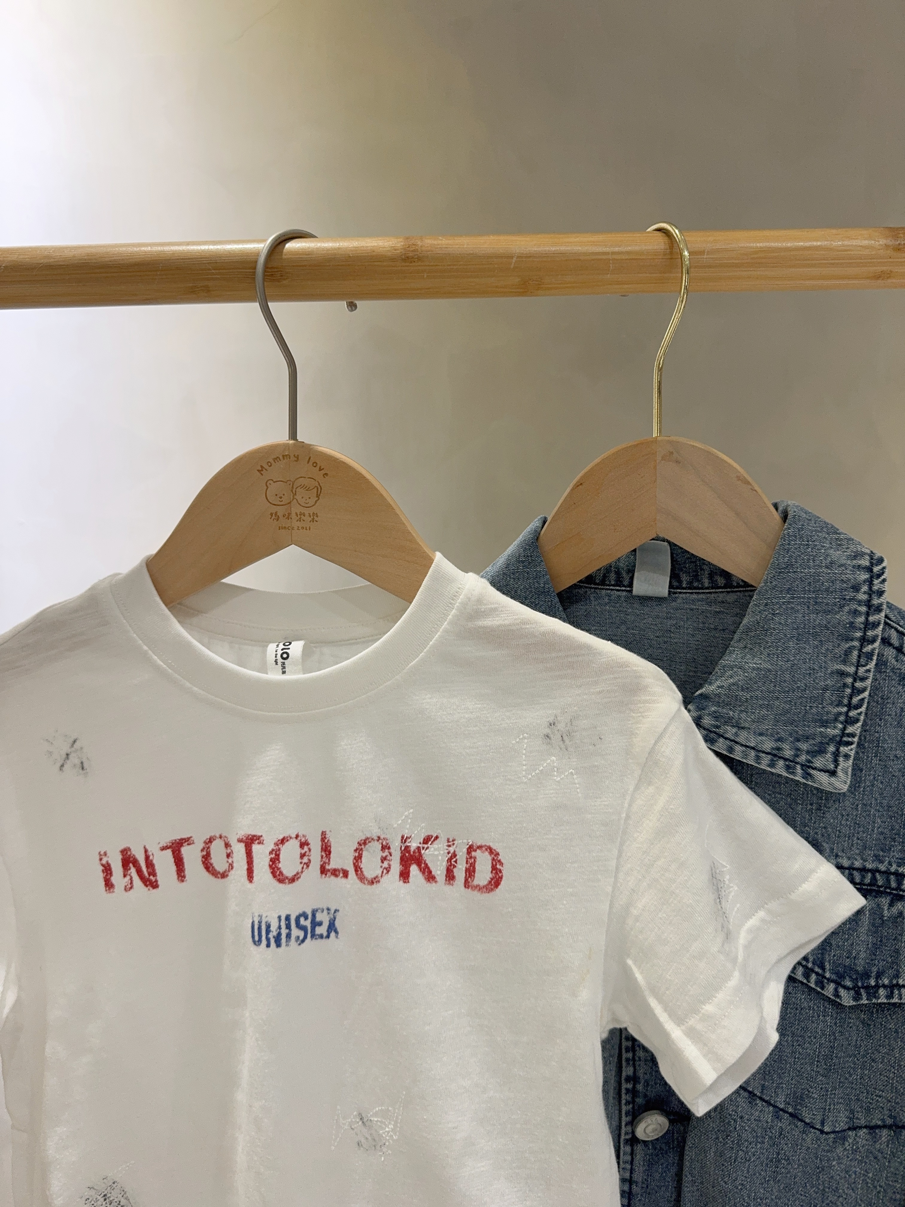 69075美式字母上衣C213