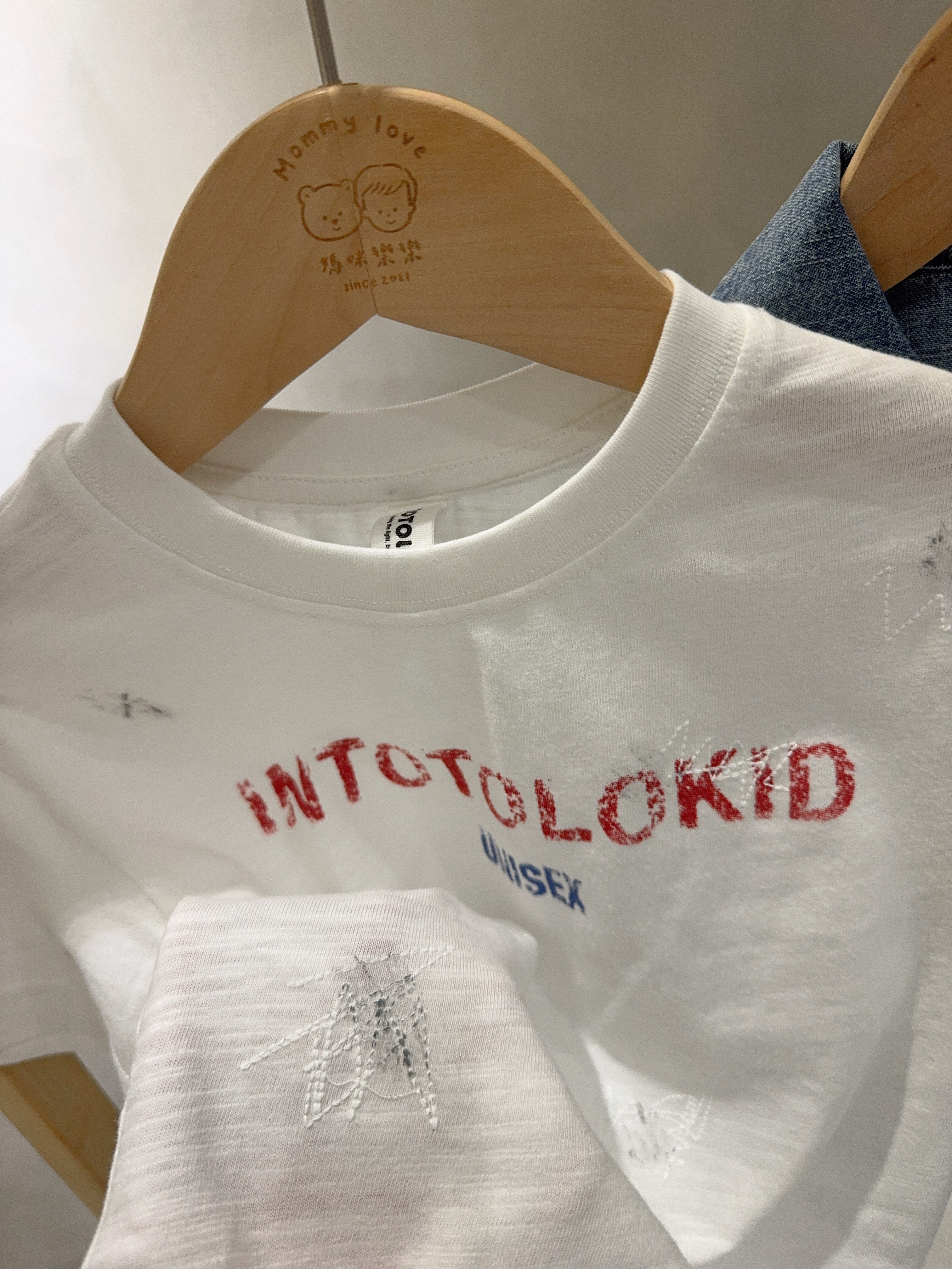 69075美式字母上衣C213