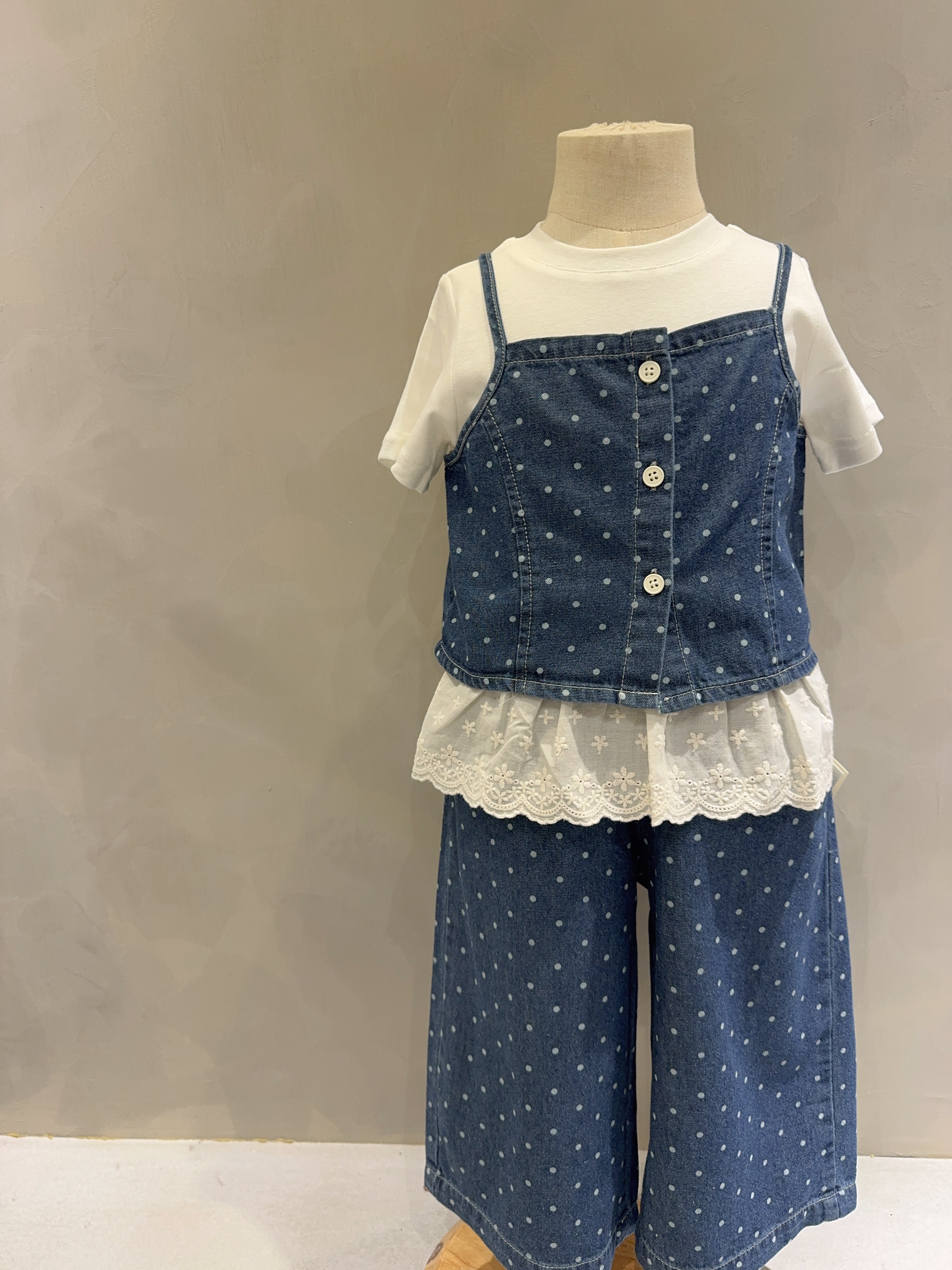 2678點點蕾絲三件套裝C225