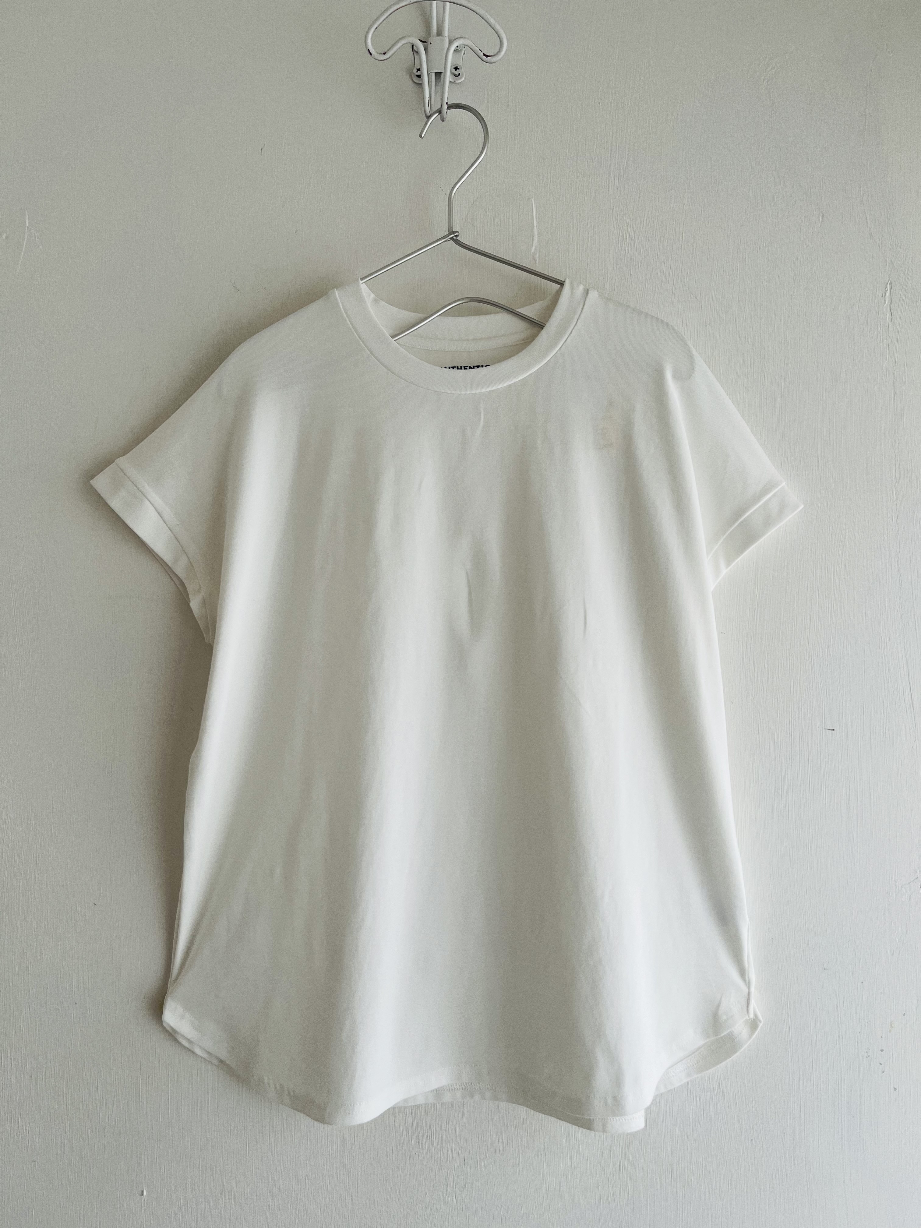 CUBE SUGAR白色圓領top