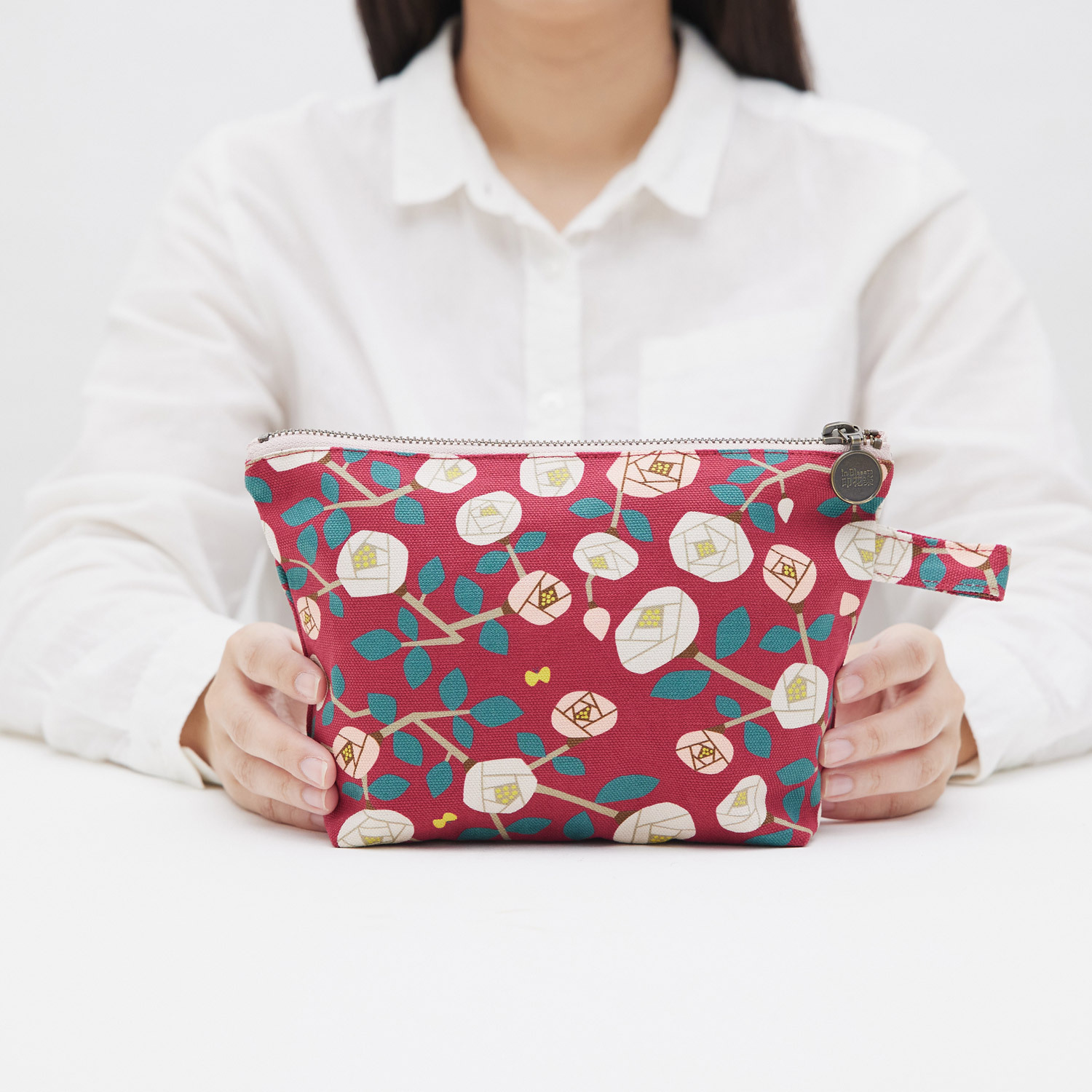 （絕版）拉鏈梯形收納包/藝術家聯名/印花樂 x 米力/玫瑰花紅色