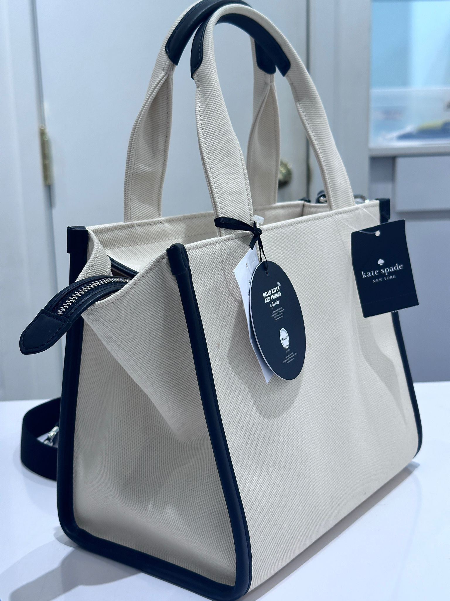 RQ02 KS Hello Kitty 白色拉鏈Tote袋 Hello Kitty And Friends X Kate Spade New York Small Tote Bag