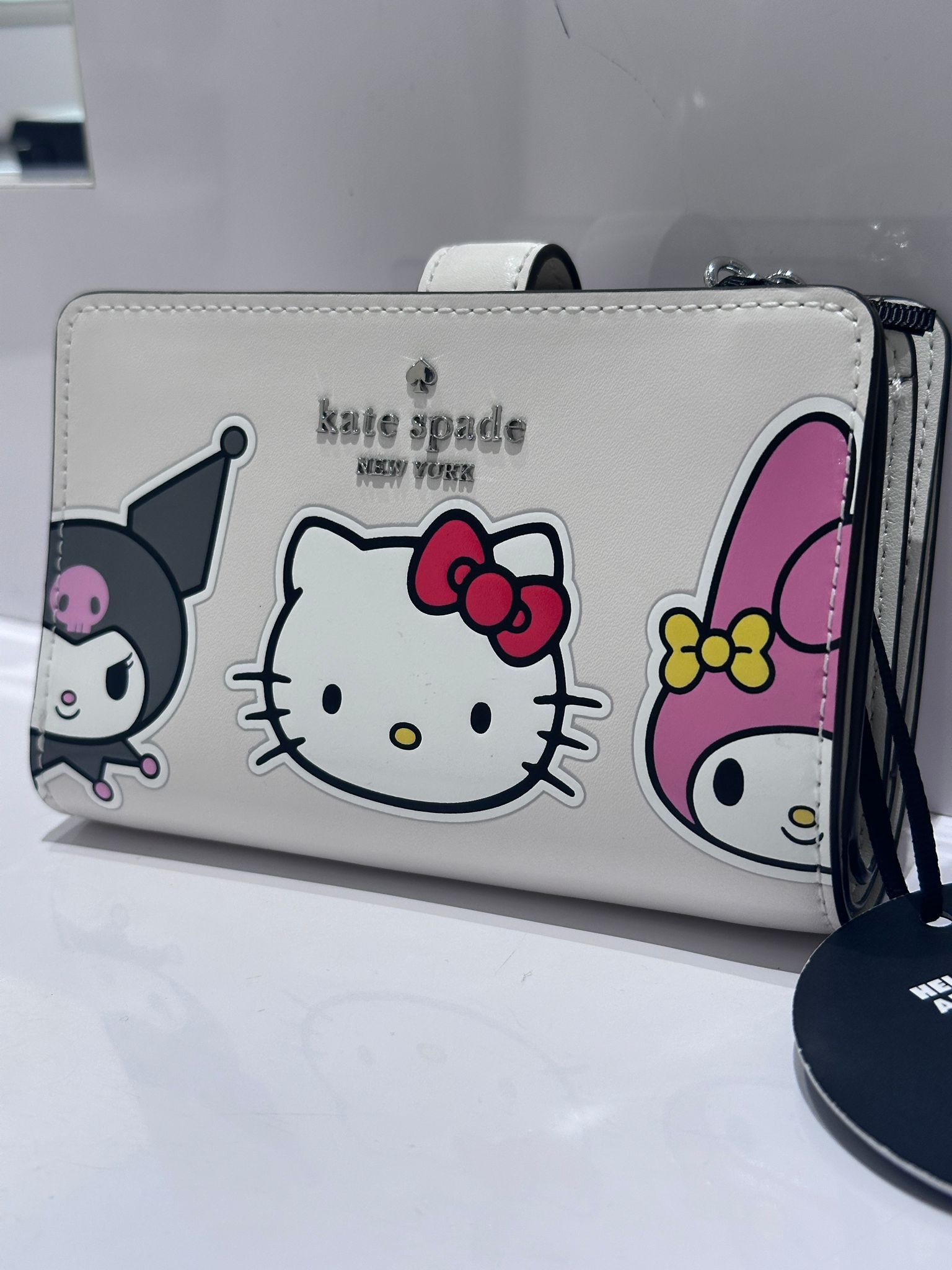 RQ05 KS Sanrio圖案白色中銀包 Hello Kitty X Ksny New York Friends Medium Bifold Wallet