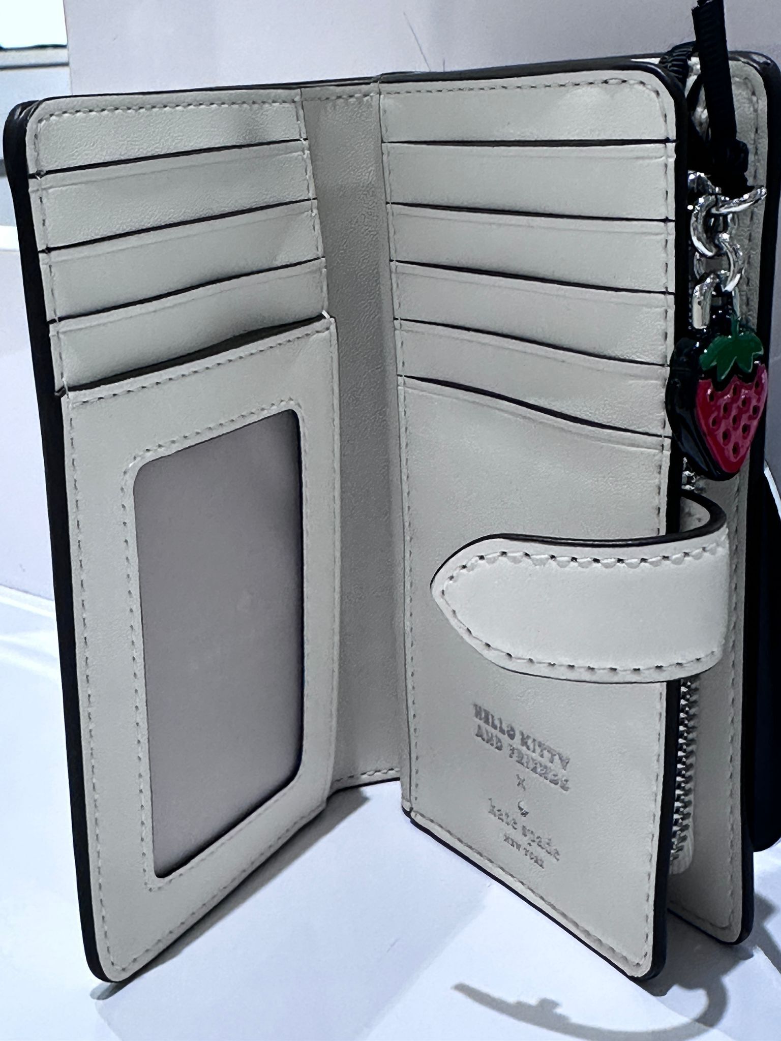 RQ05 KS Sanrio圖案白色中銀包 Hello Kitty X Ksny New York Friends Medium Bifold Wallet