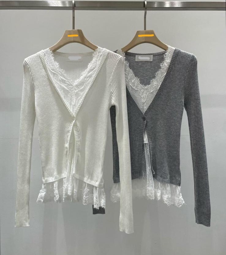 RL07   假兩件  胸 36-50 長23  $549 (一口價)