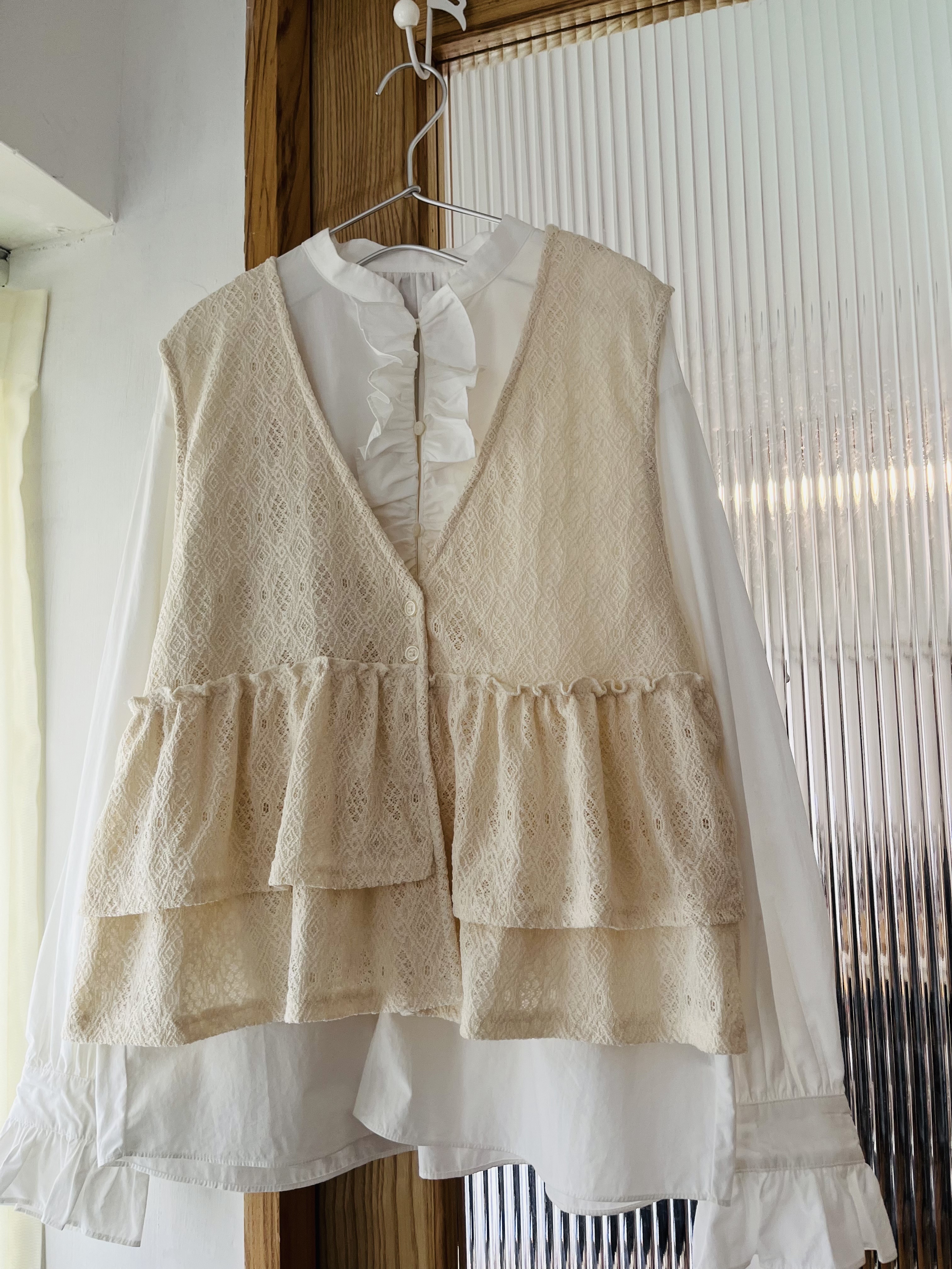 isoLaine米色通花背心外套