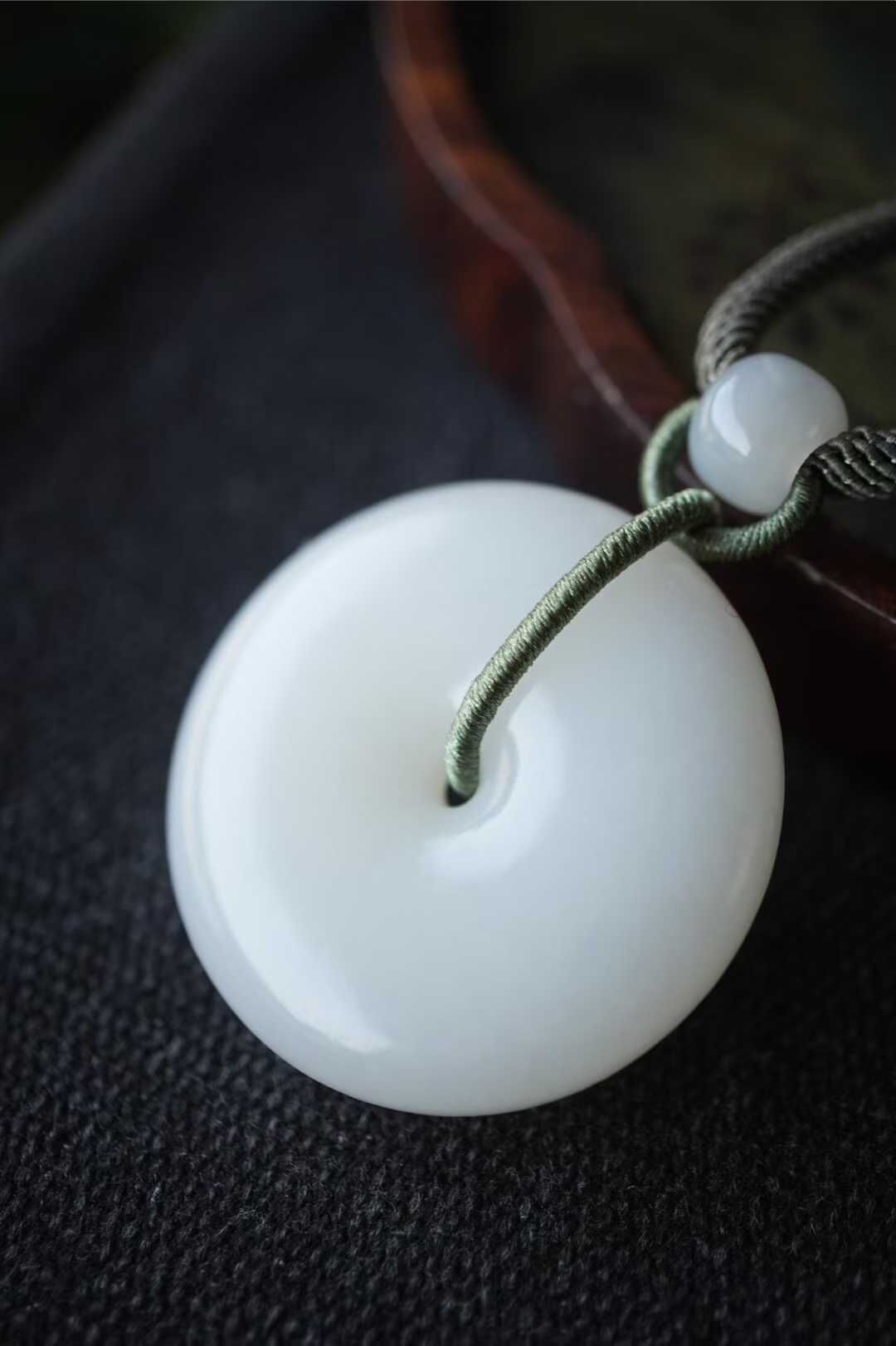 38411 和田玉羊脂玉平安扣掛件 (34.6mm直徑)