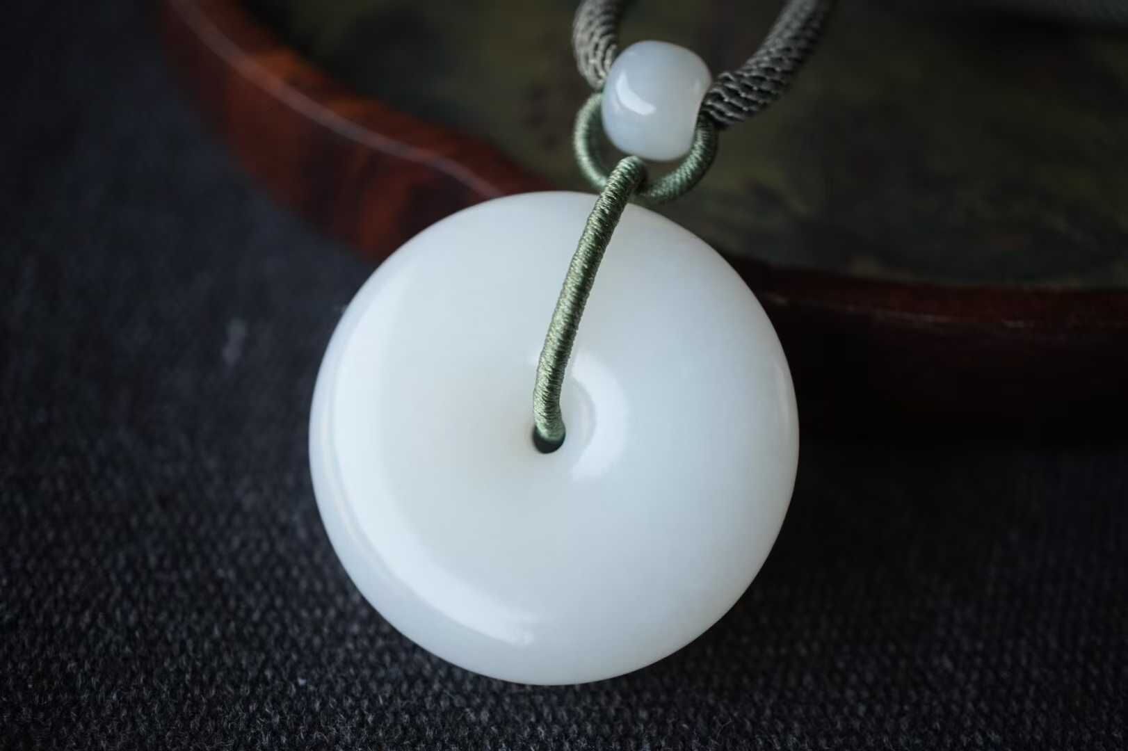 38411 和田玉羊脂玉平安扣掛件 (34.6mm直徑)