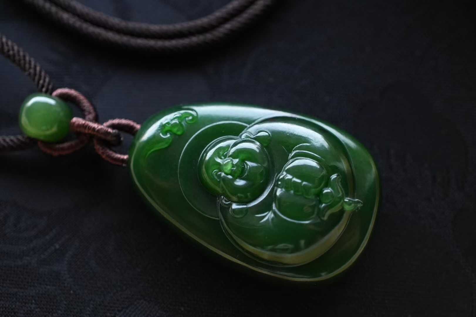 38412 和田玉老礦紅皮老料彌勒佛掛件