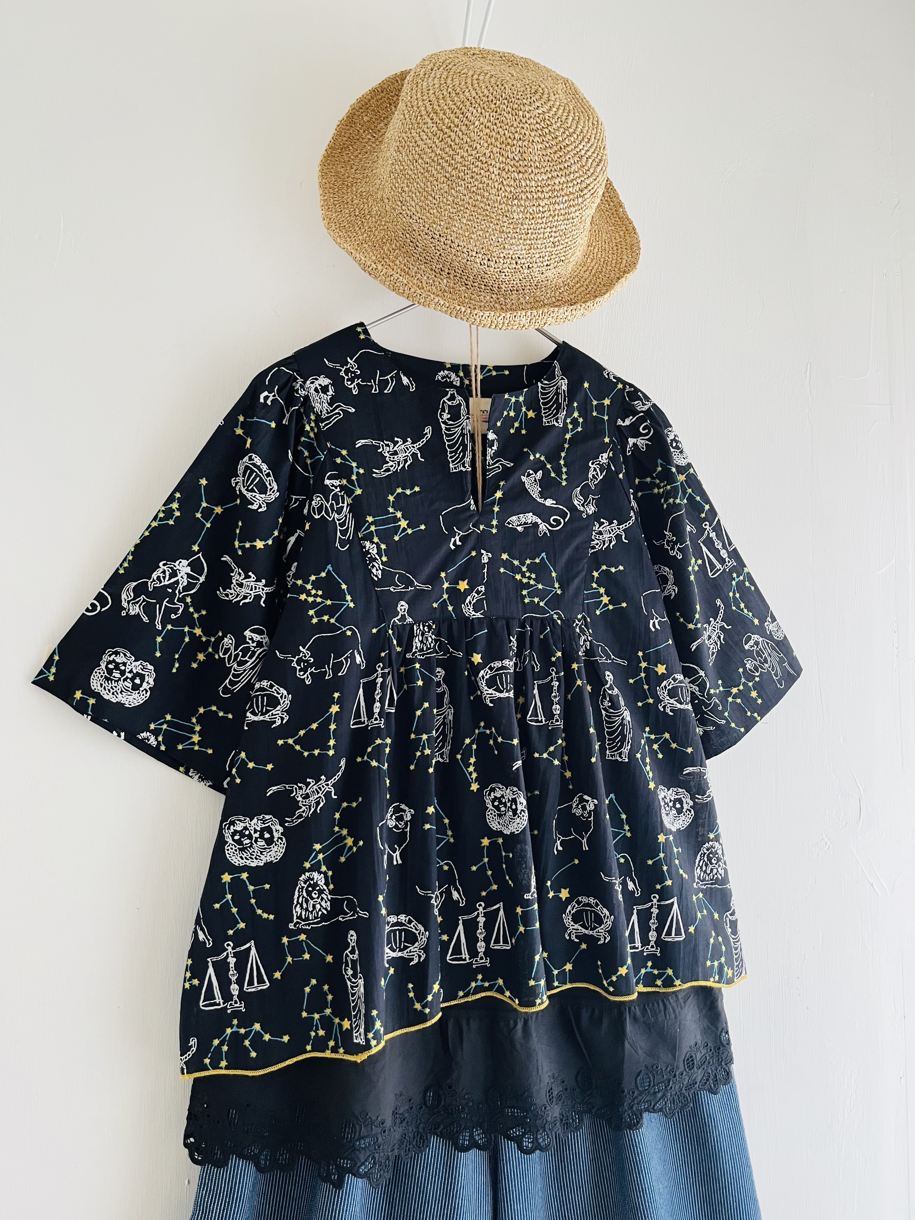 Kilki黑色水彩花花top