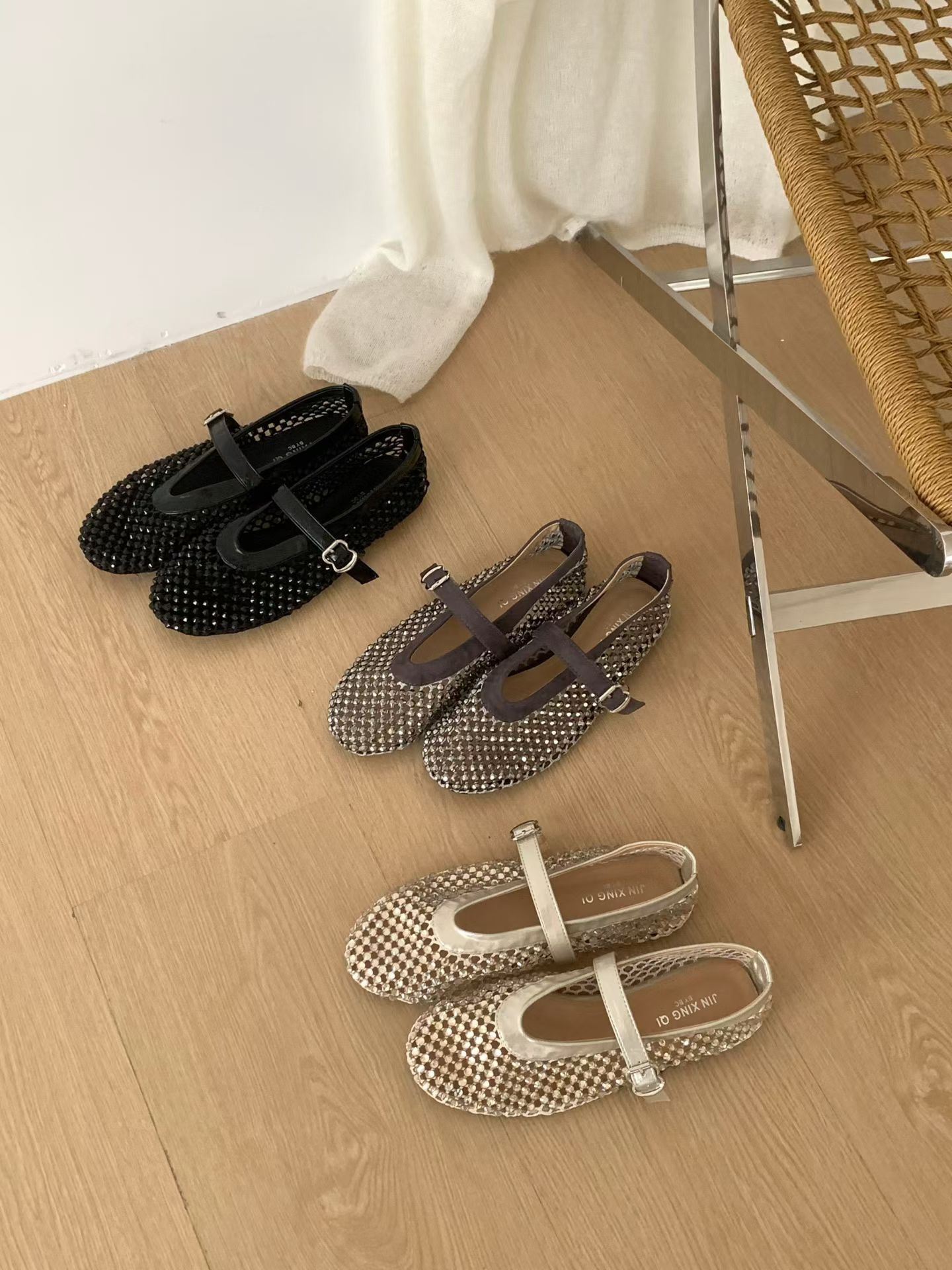 炸美圓鑽V口瑪莉珍鞋(35-40)