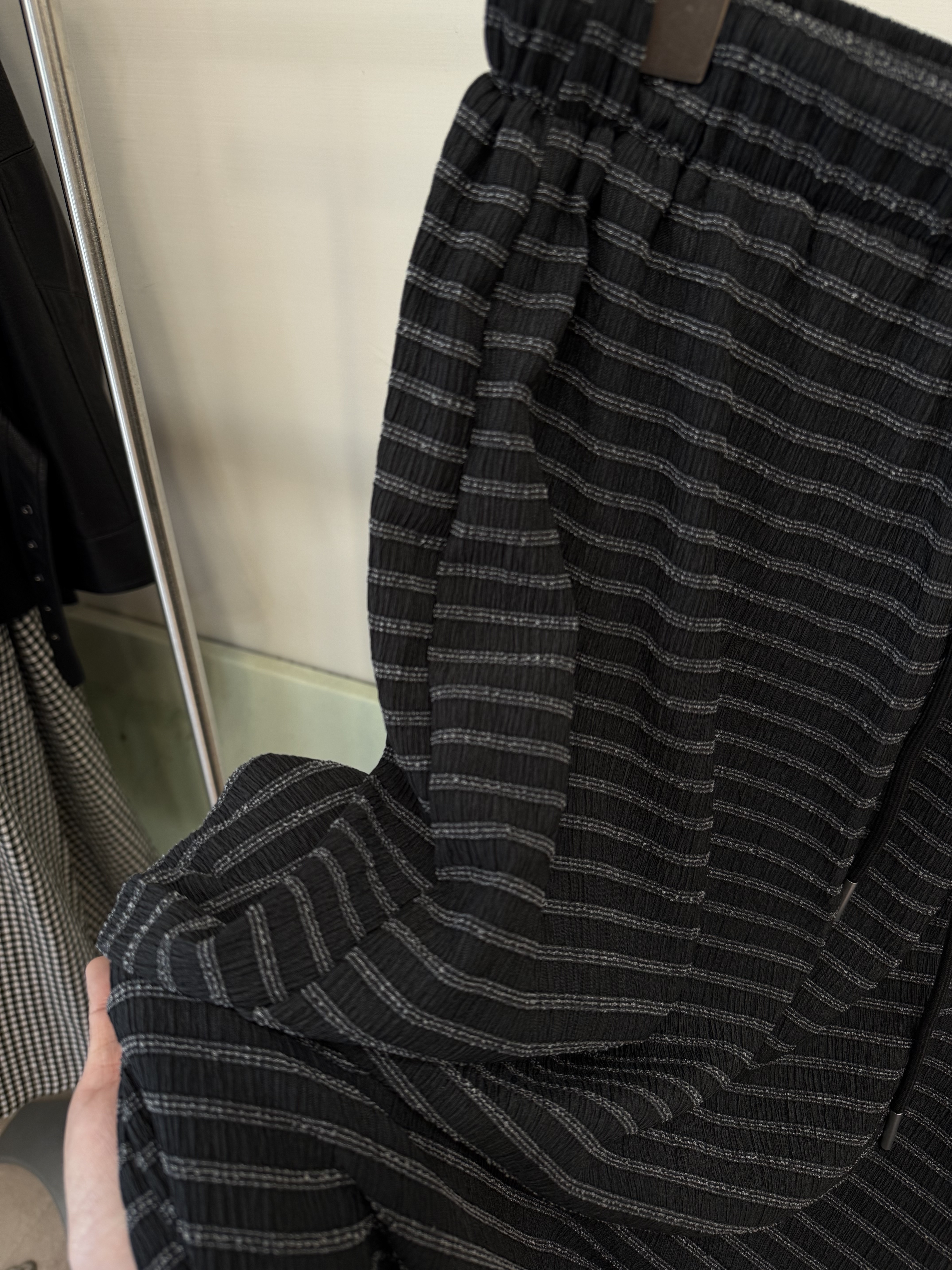 5099 橫條紋抽繩後岔長裙