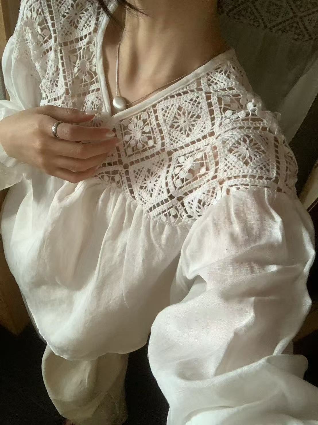 990 法式重工鏤空亞麻鈎花襯衫