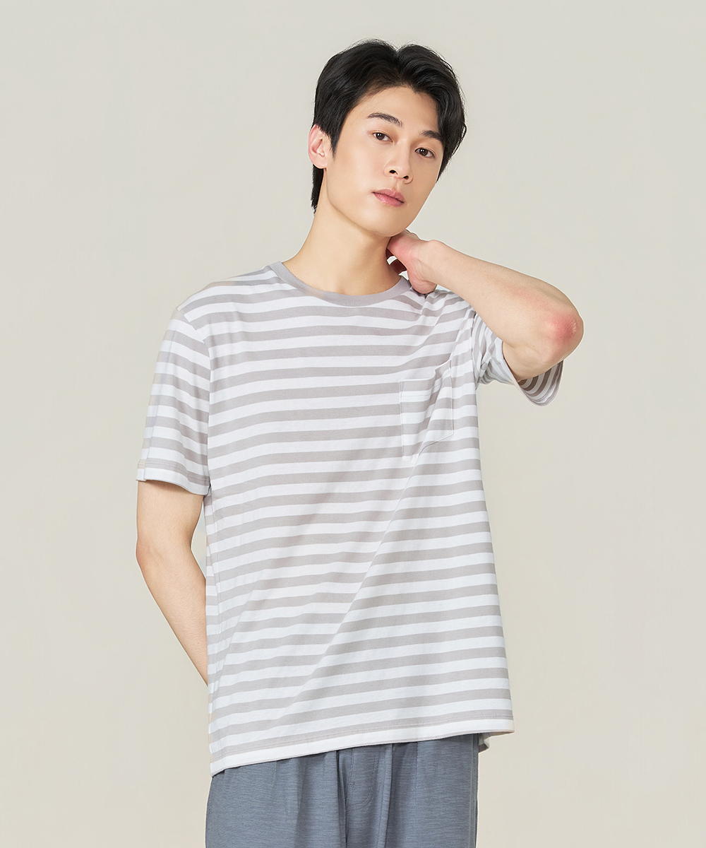 自由空間-條紋棉 輕柔純棉男口袋圓領短袖衫 UE127426