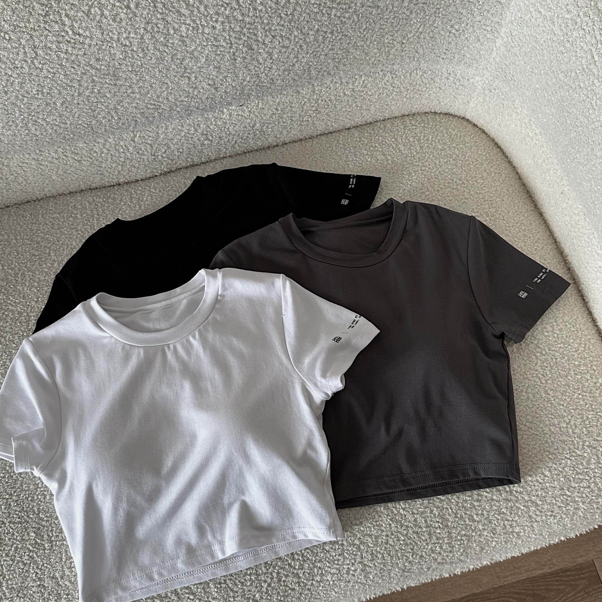 【 包色優惠區 】 訂製韓女漫畫胸，高圓領修身braＴ