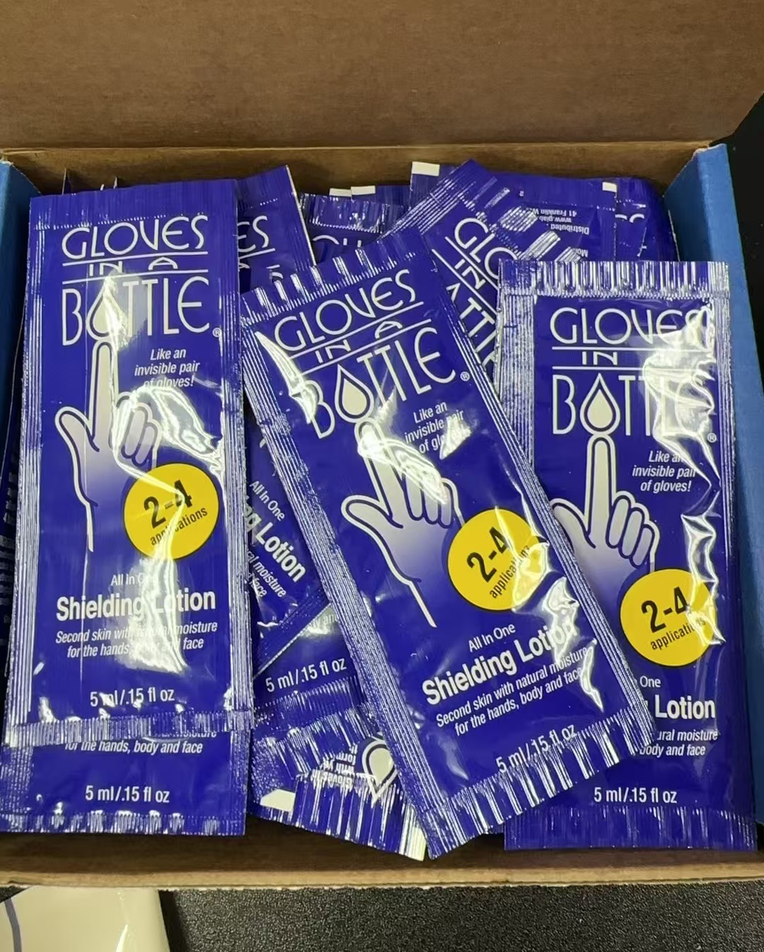 【直播】LX031967 Gloves In A Bottle 護手霜試用裝(一套5包)